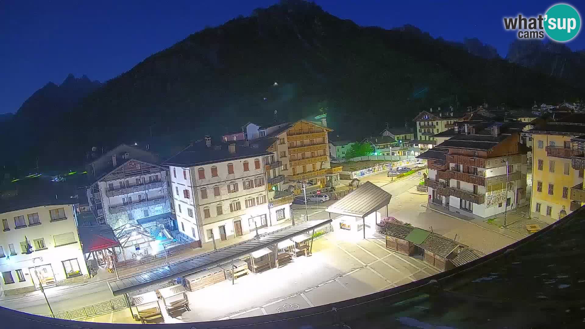 Piazza centrale di Forni di Sopra