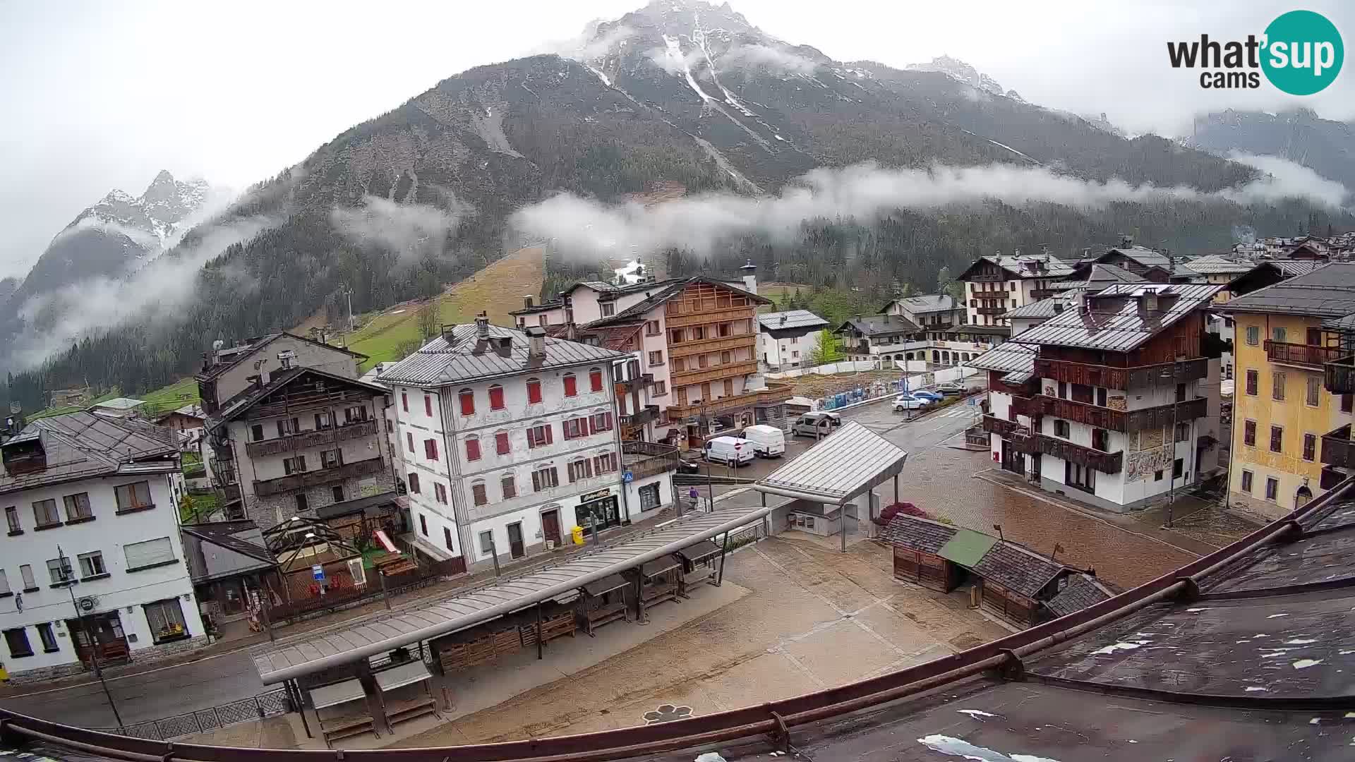 Piazza centrale di Forni di Sopra