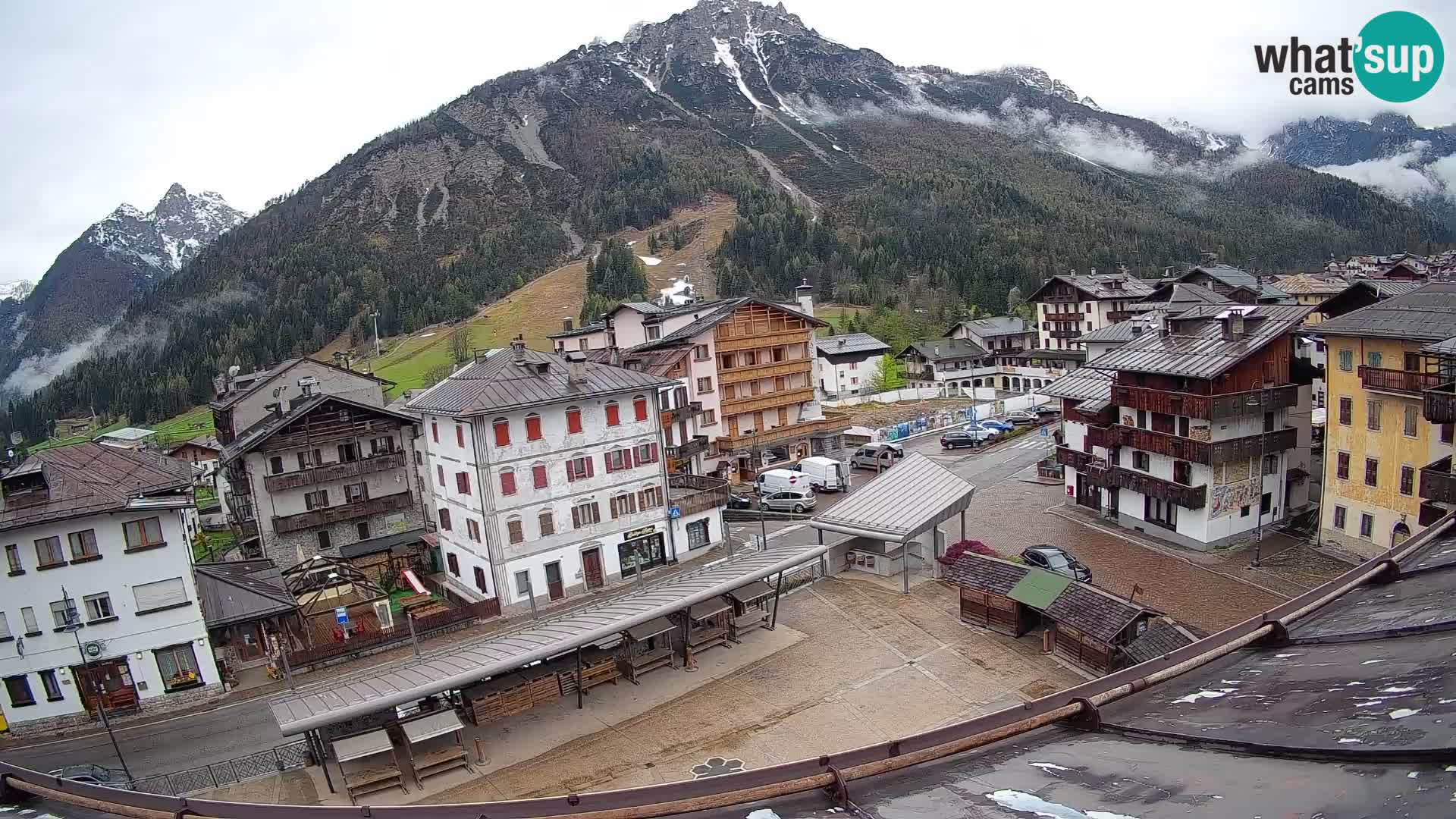 Plaza principal de Forni di Sopra