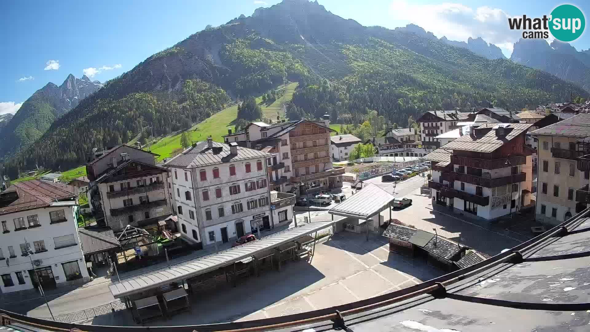 Plaza principal de Forni di Sopra