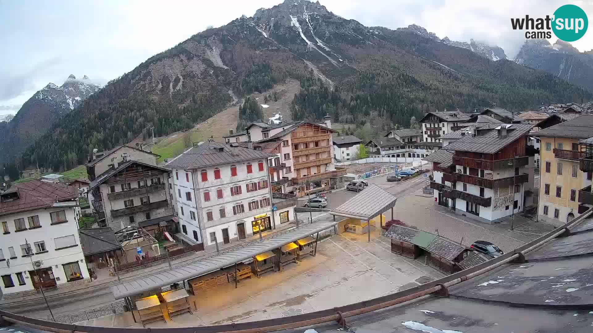 Piazza centrale di Forni di Sopra