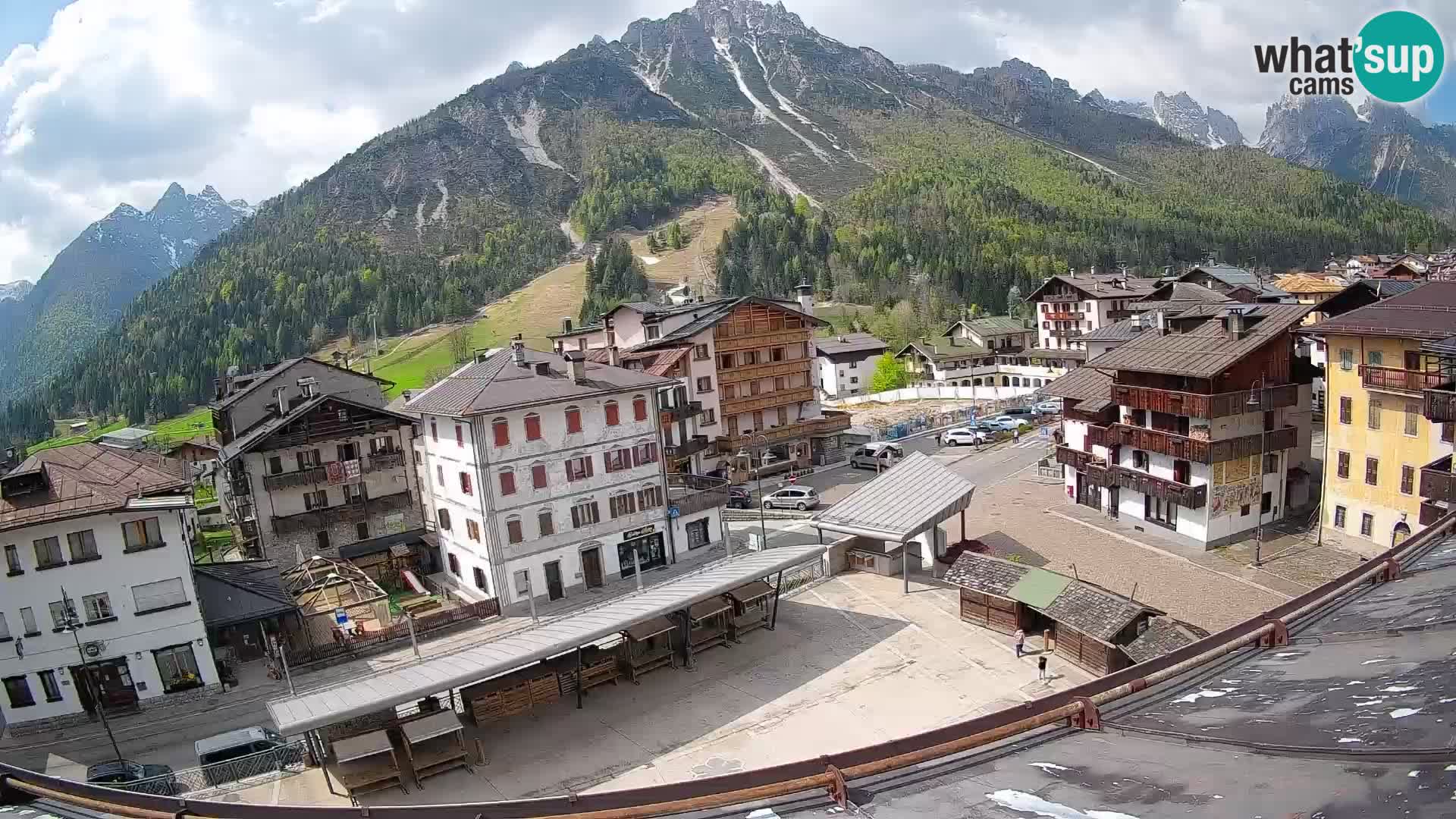 Piazza centrale di Forni di Sopra