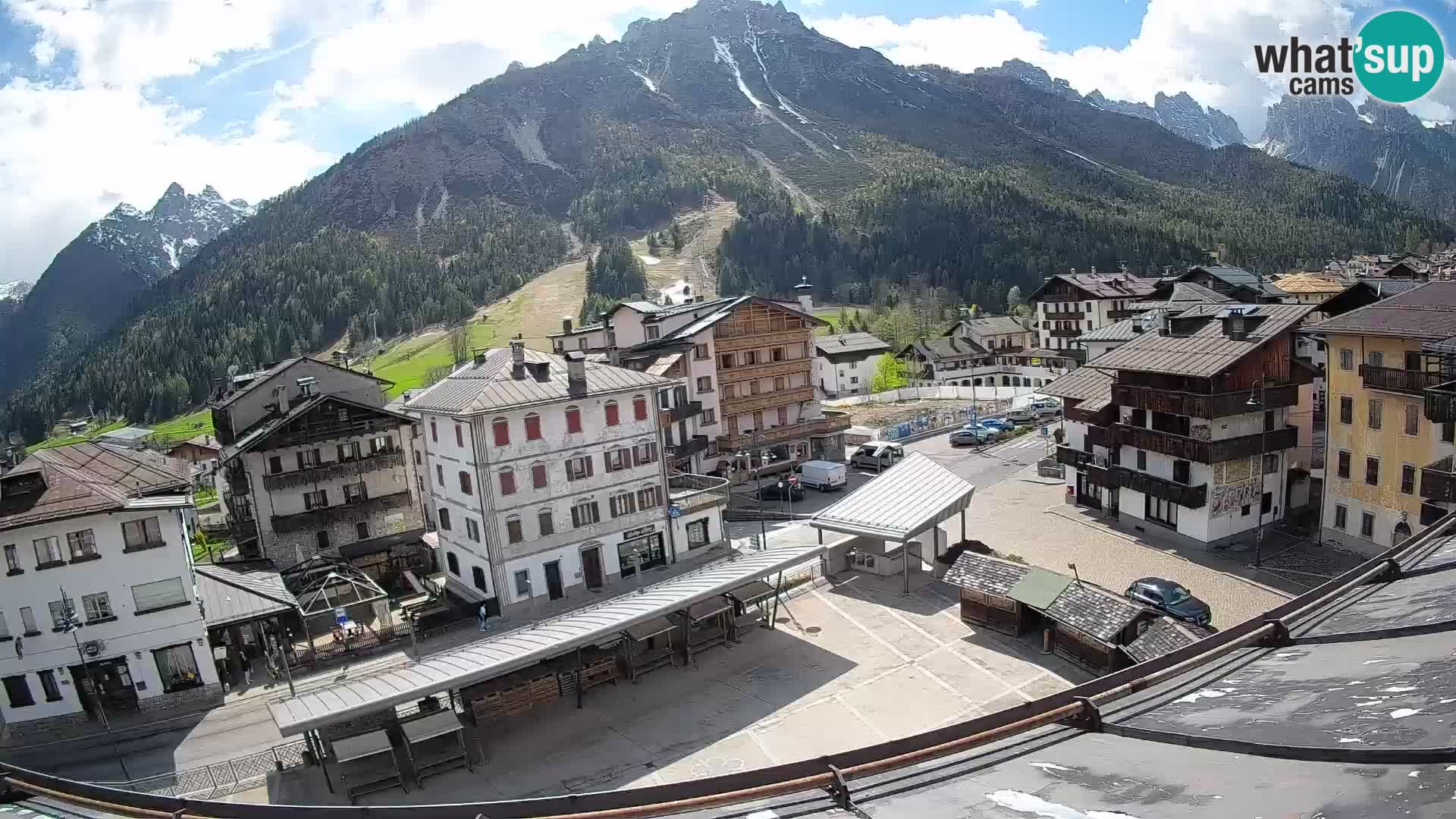 Piazza centrale di Forni di Sopra