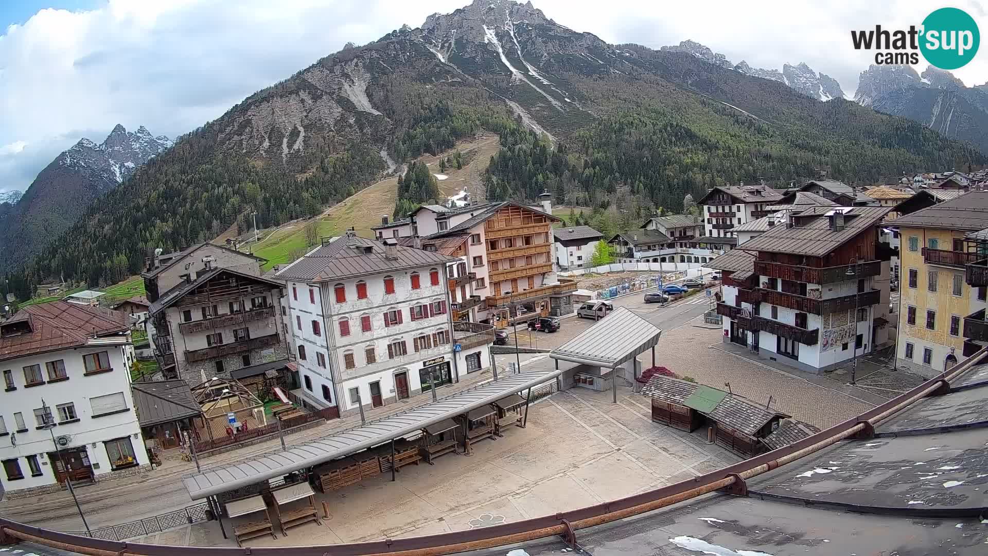 Plaza principal de Forni di Sopra