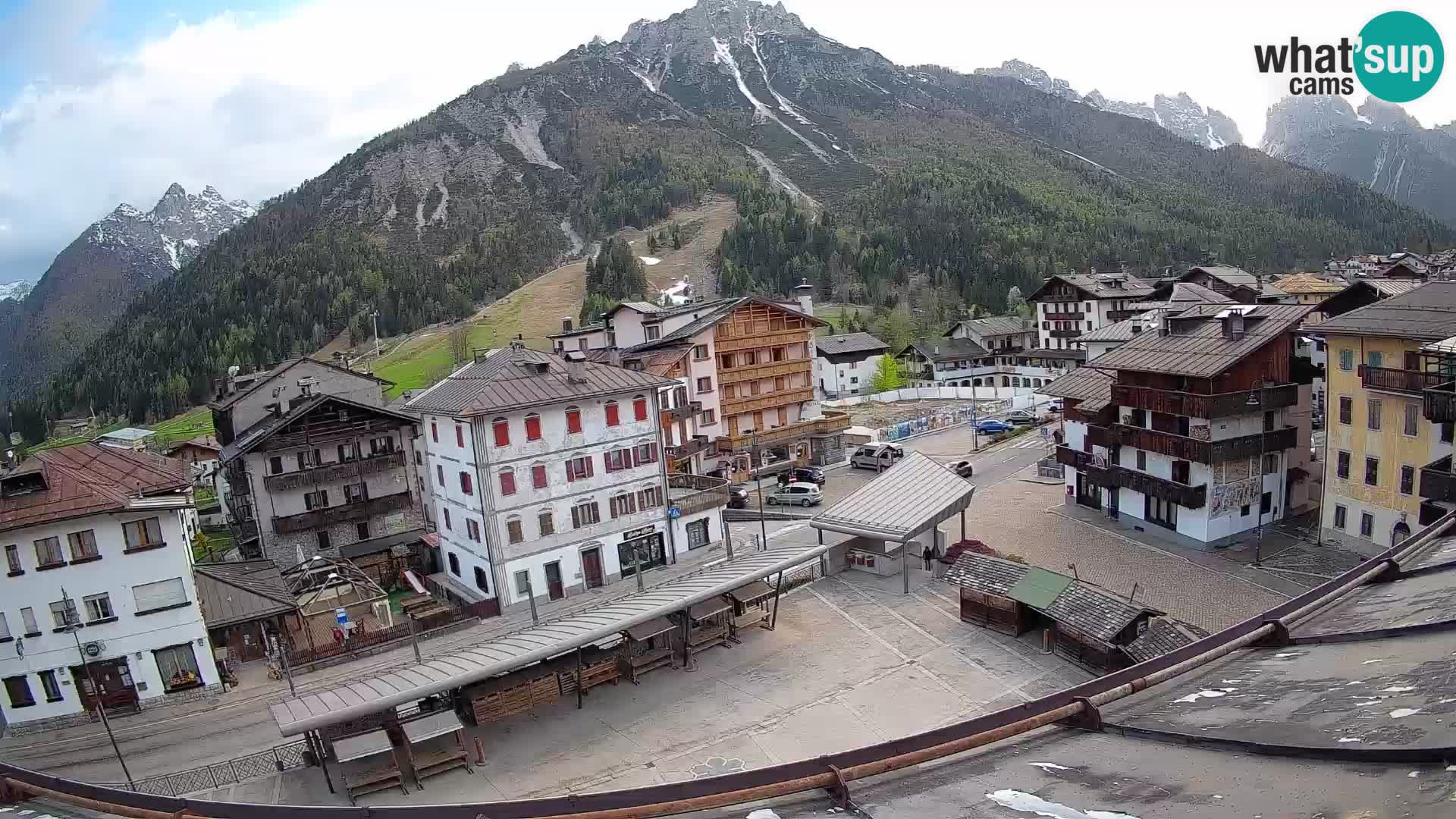 Piazza centrale di Forni di Sopra