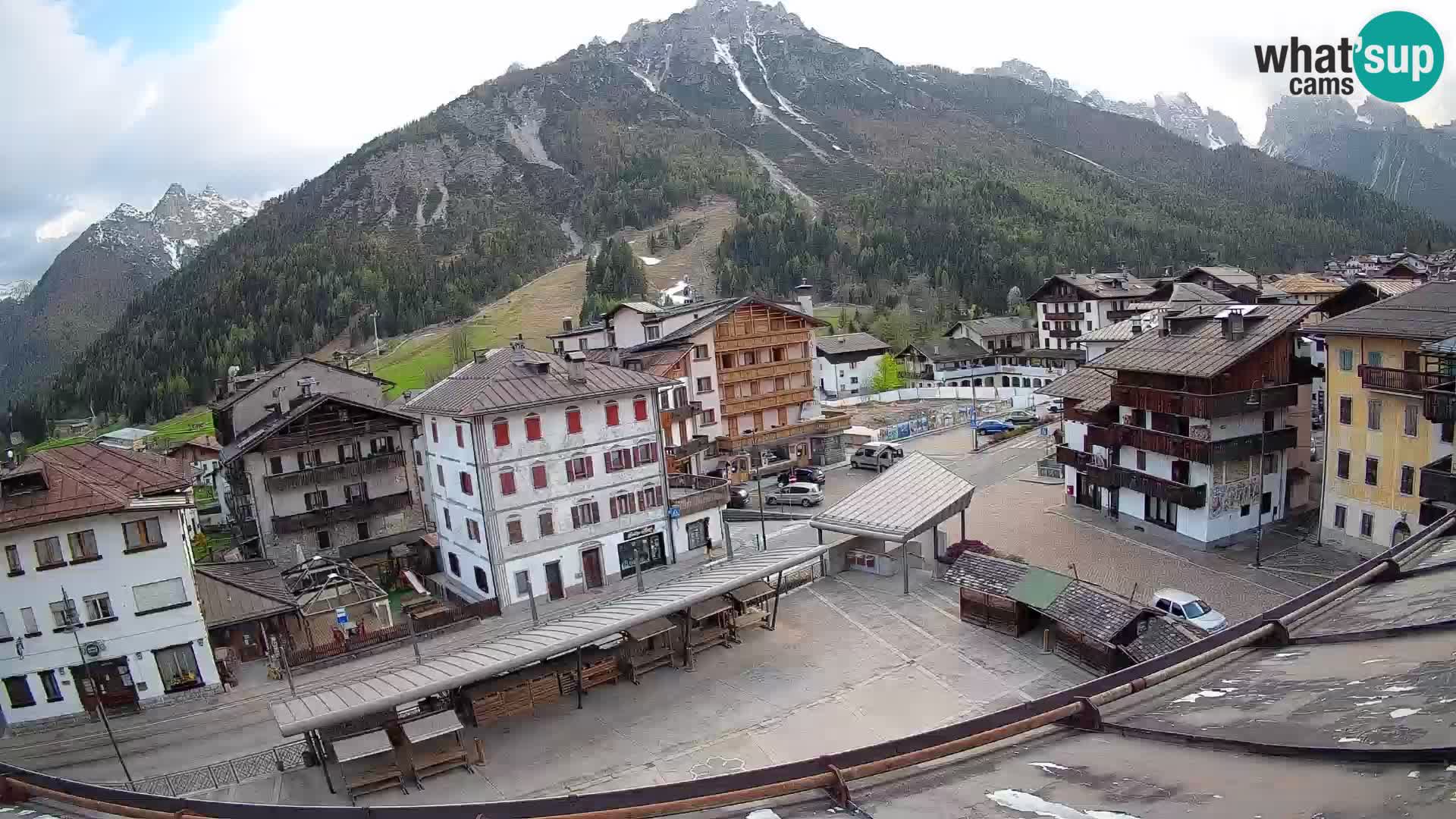 Plaza principal de Forni di Sopra