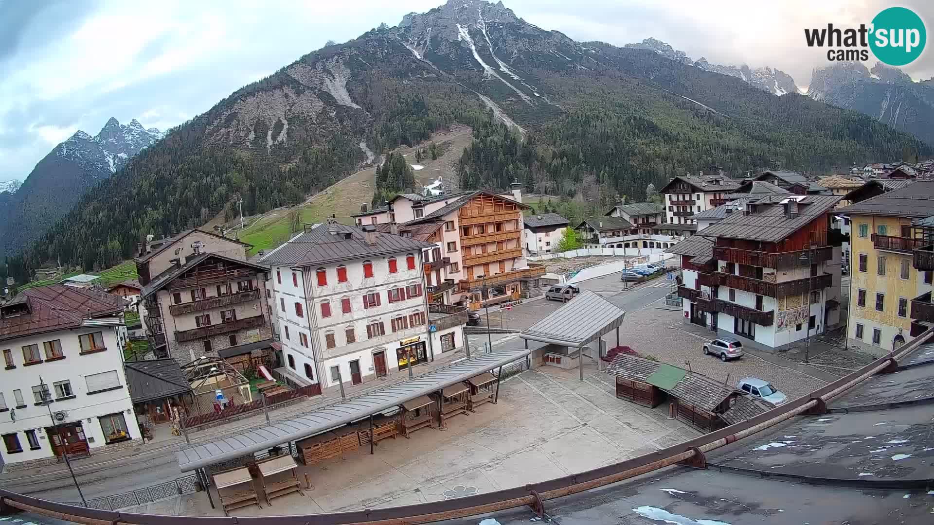 Plaza principal de Forni di Sopra
