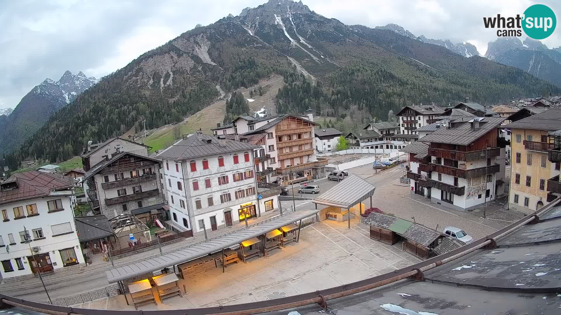 Hauptplatz von Forni di Sopra