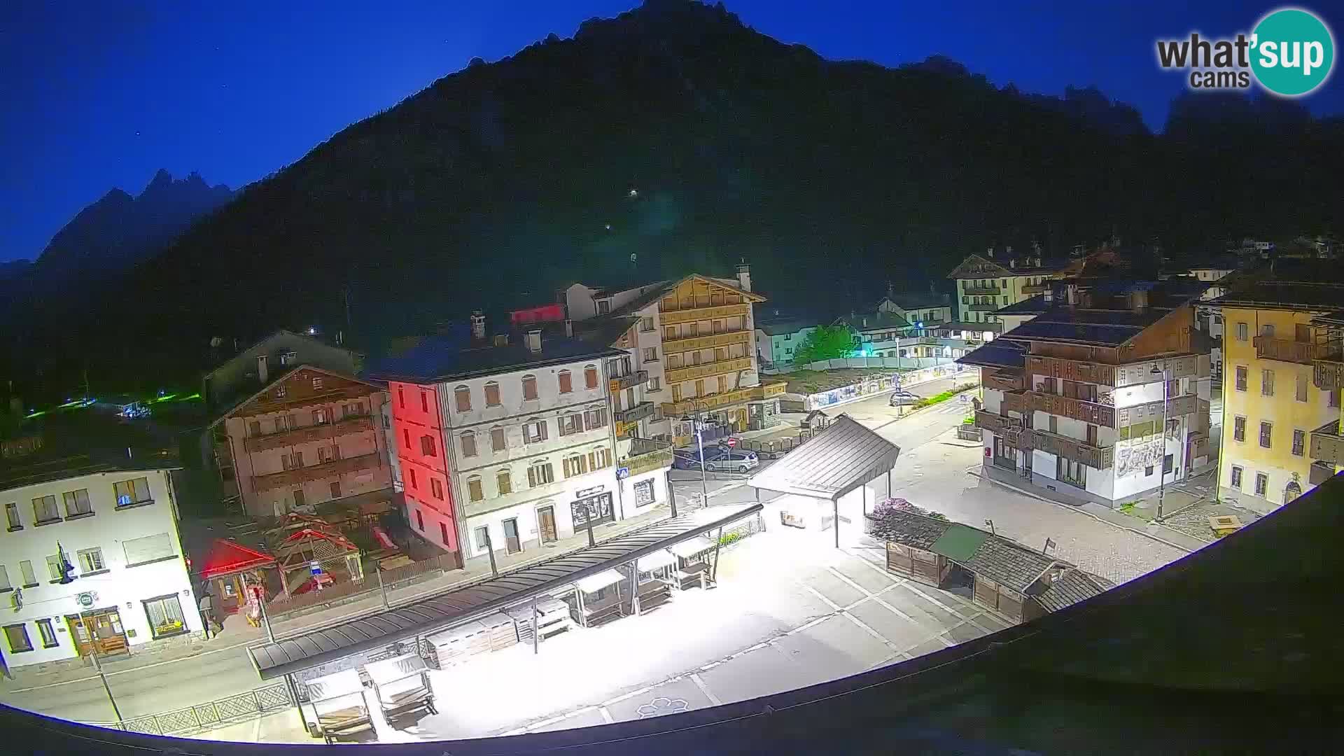 Piazza centrale di Forni di Sopra