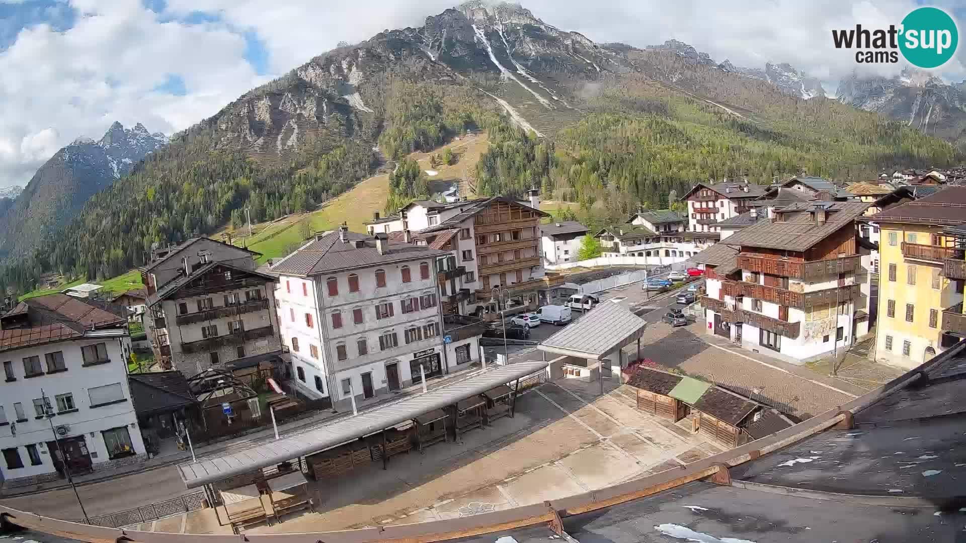 Piazza centrale di Forni di Sopra