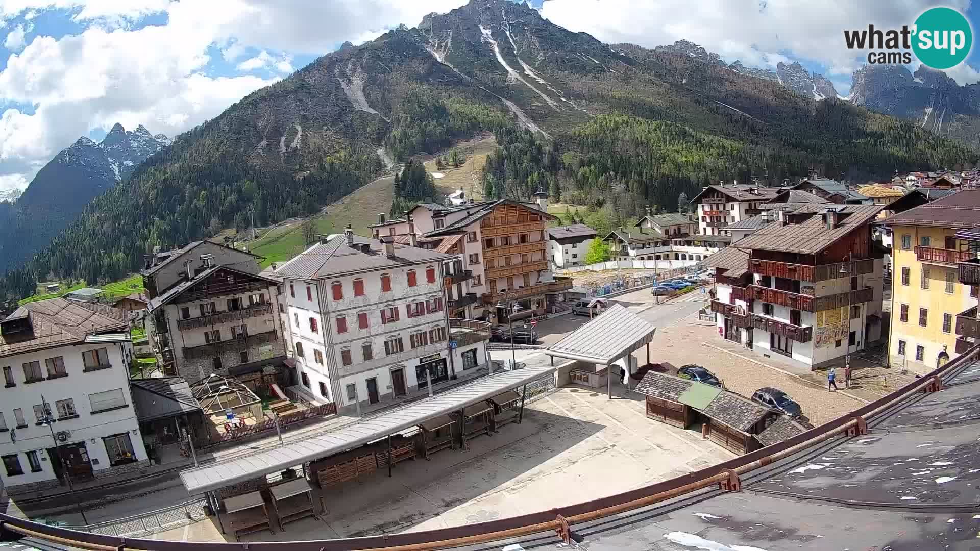Plaza principal de Forni di Sopra