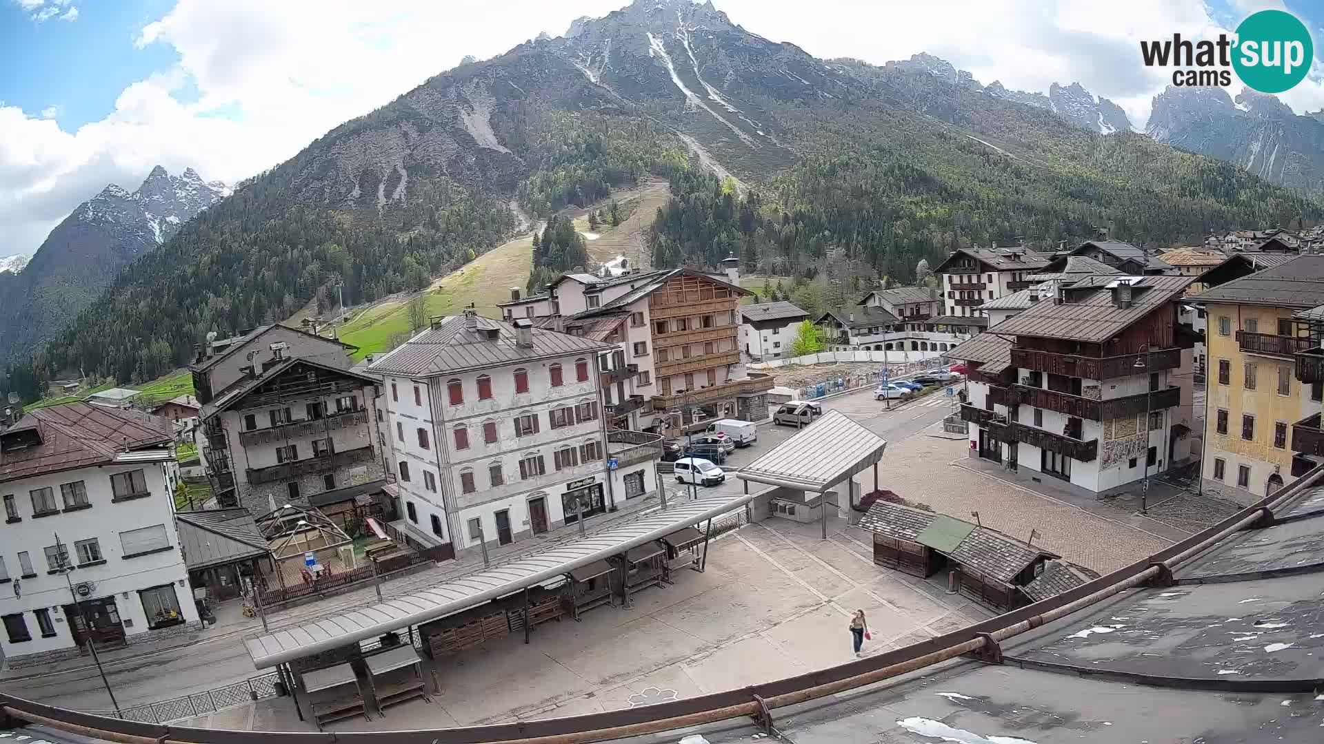 Piazza centrale di Forni di Sopra