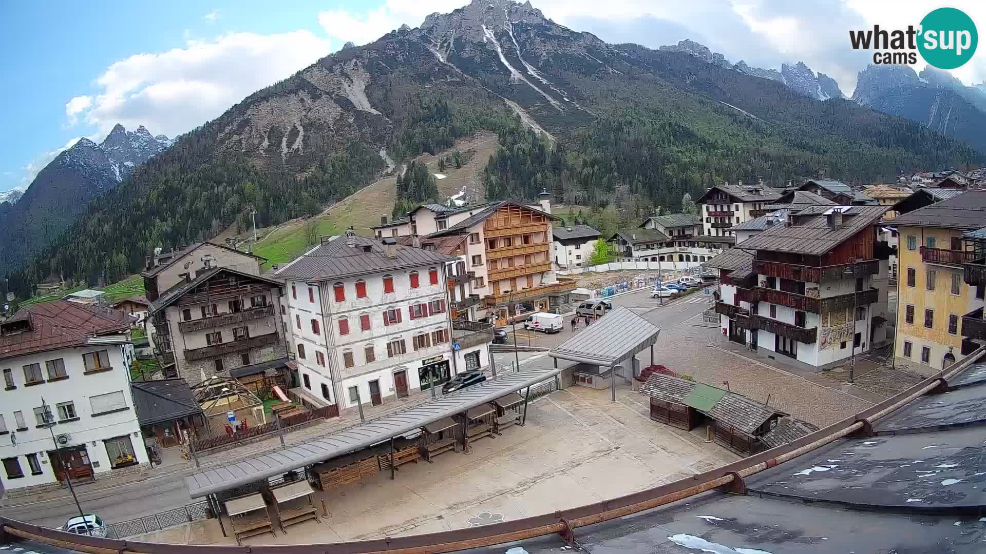 Plaza principal de Forni di Sopra