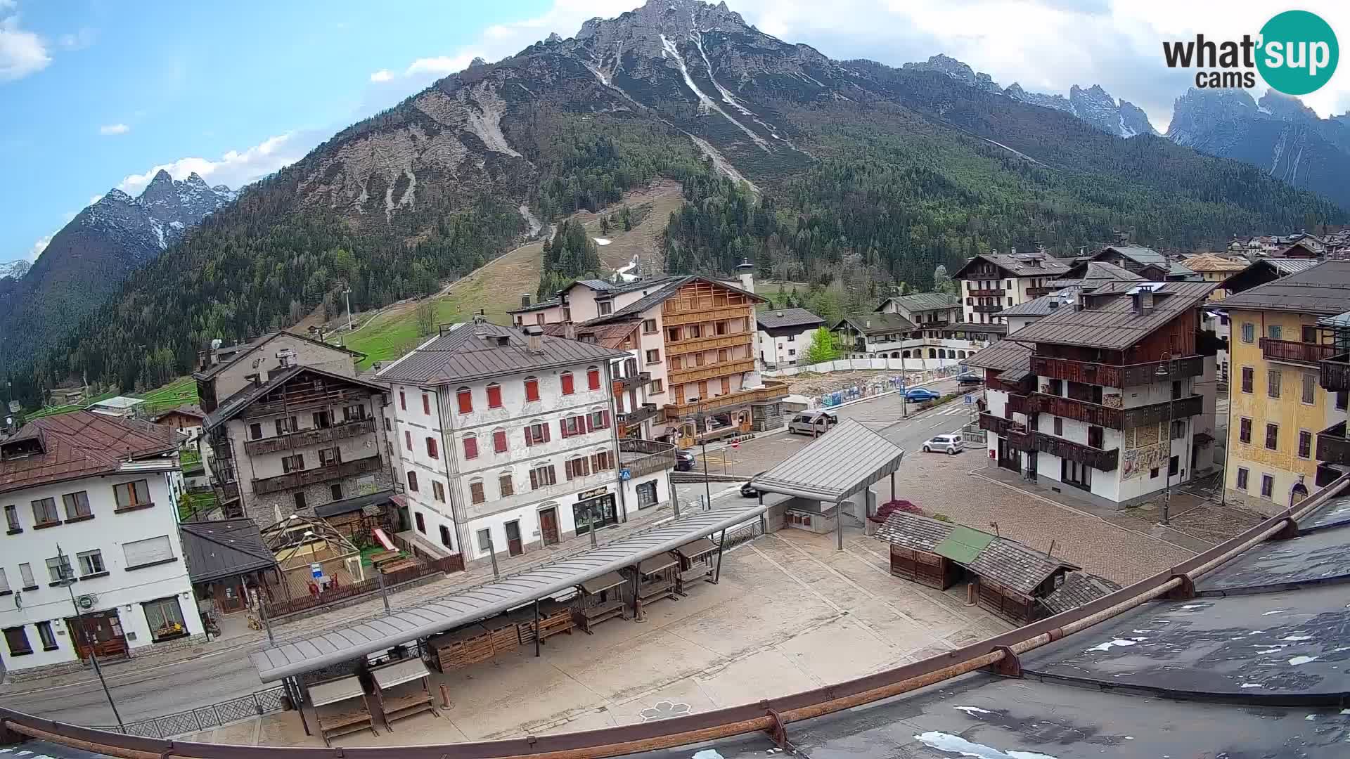 Plaza principal de Forni di Sopra