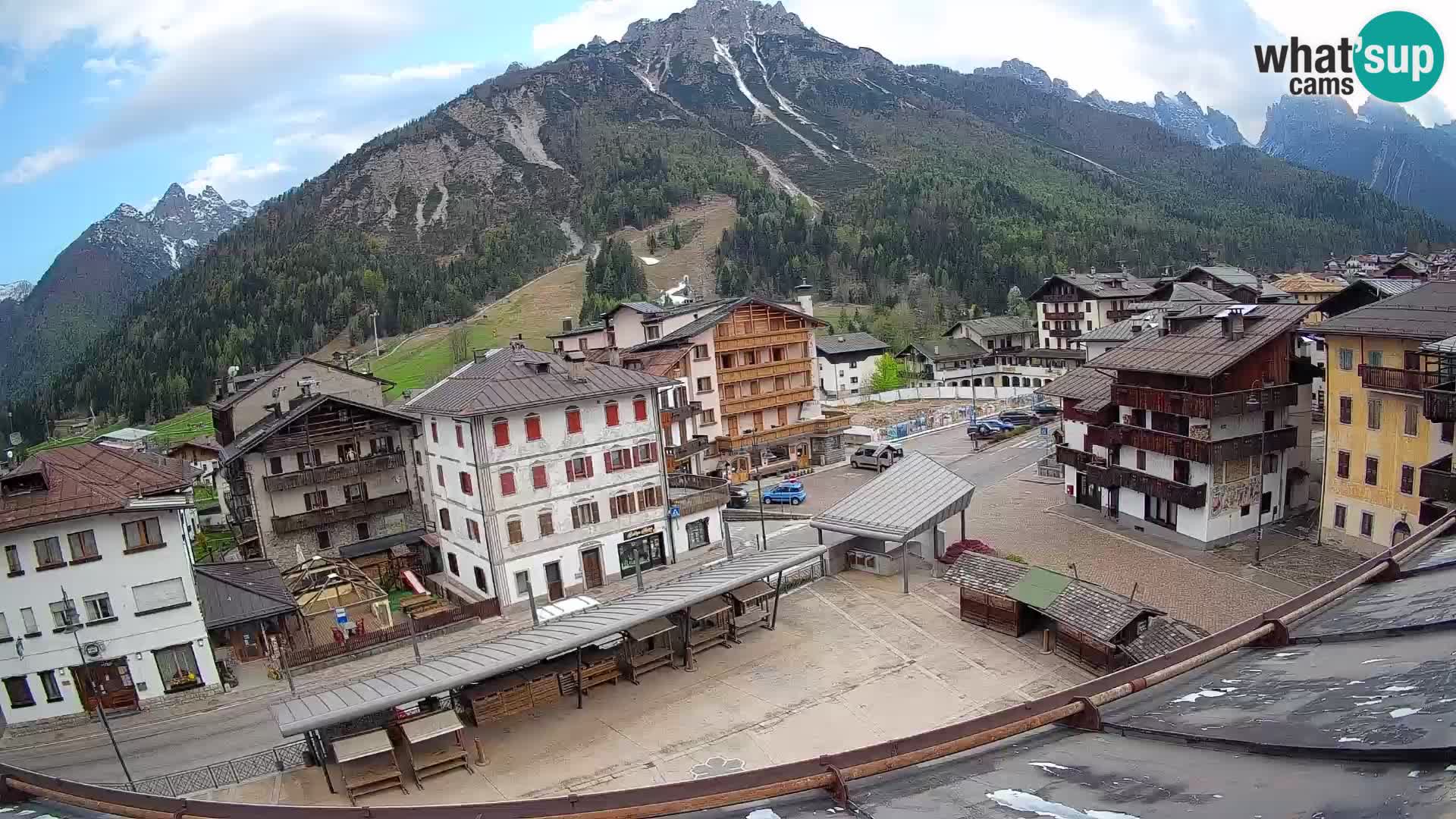 Piazza centrale di Forni di Sopra