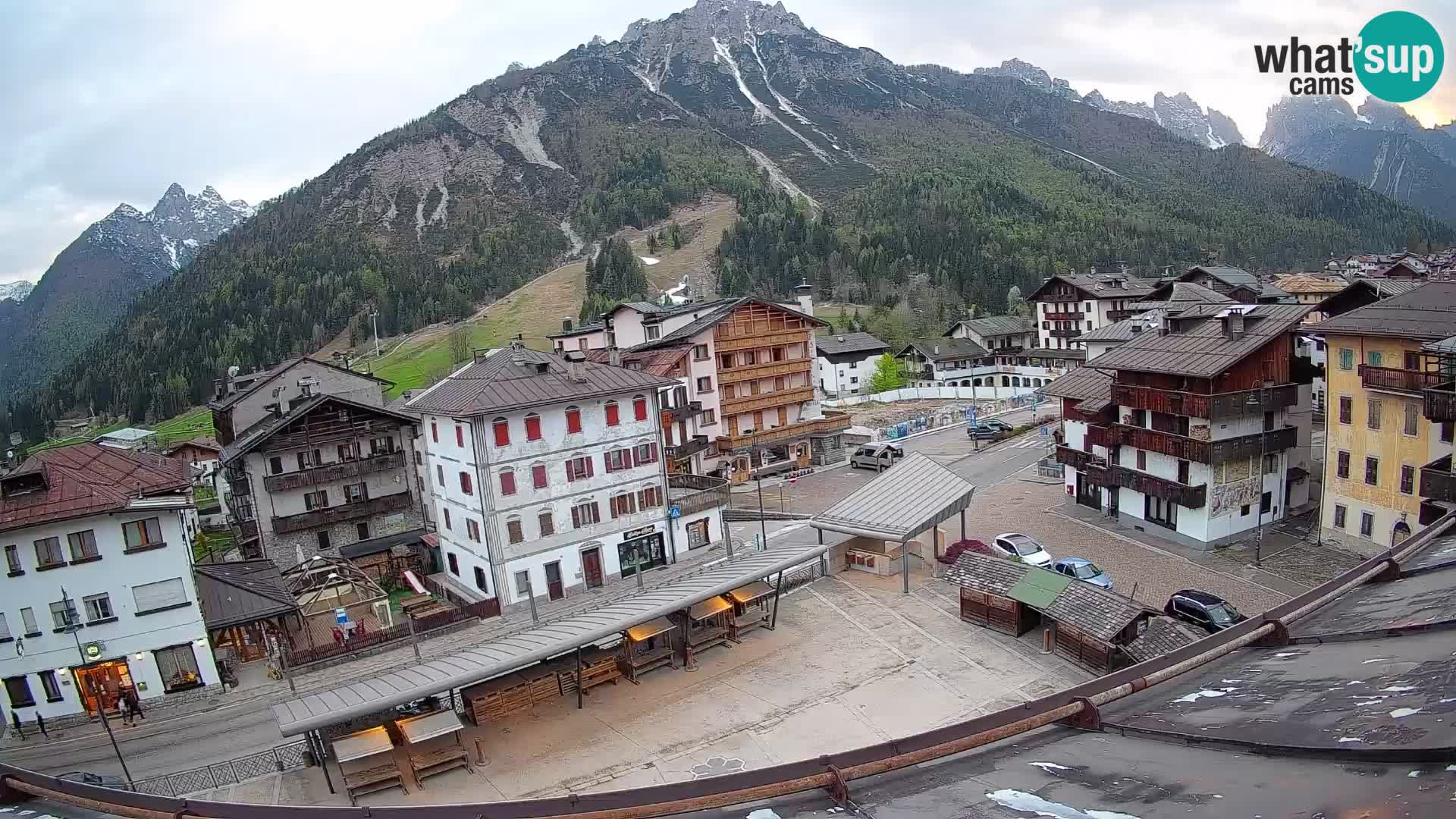 Piazza centrale di Forni di Sopra