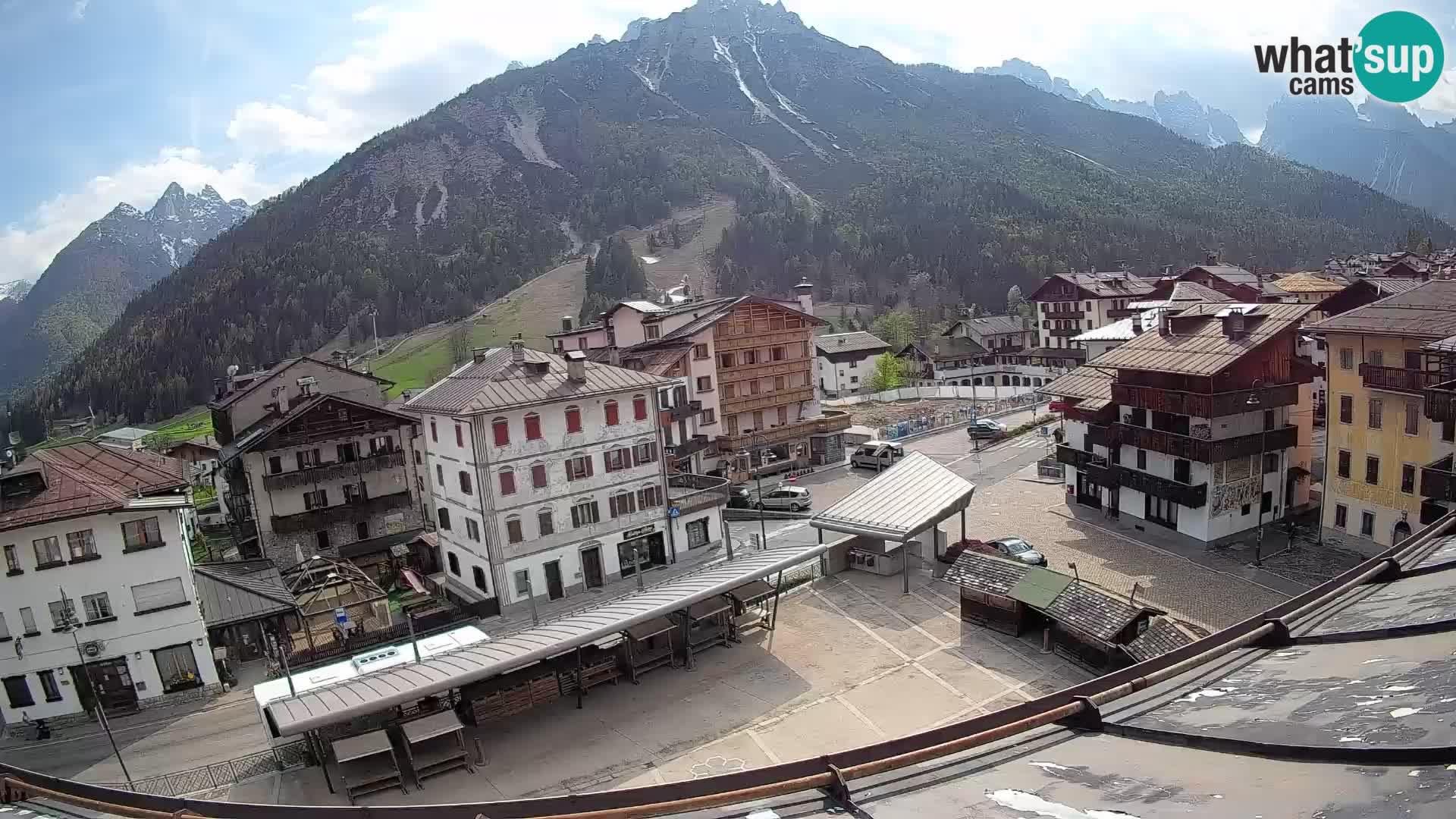 Piazza centrale di Forni di Sopra