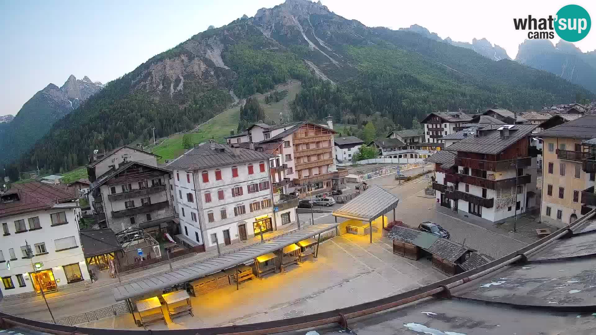 Piazza centrale di Forni di Sopra