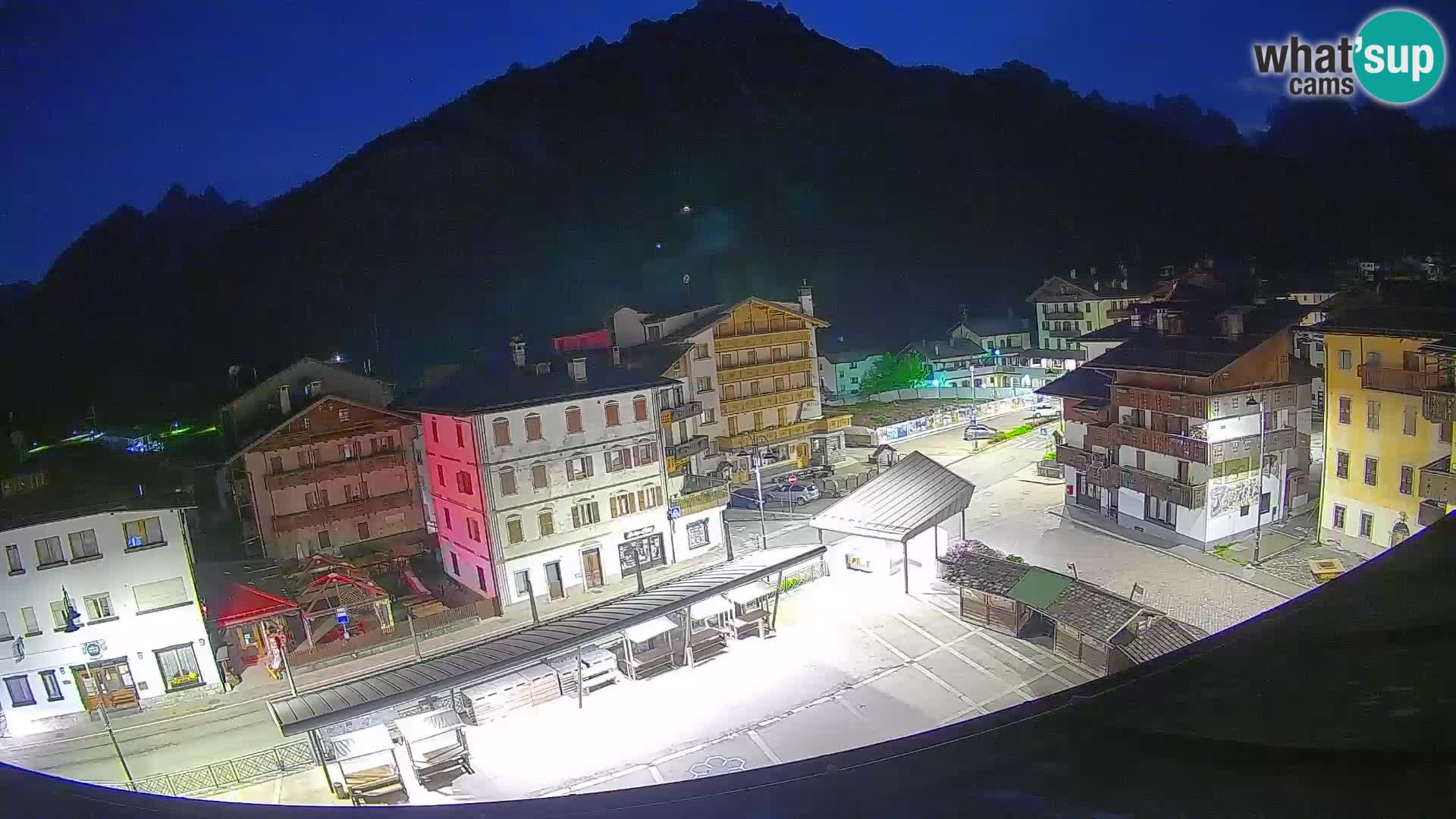 Piazza centrale di Forni di Sopra