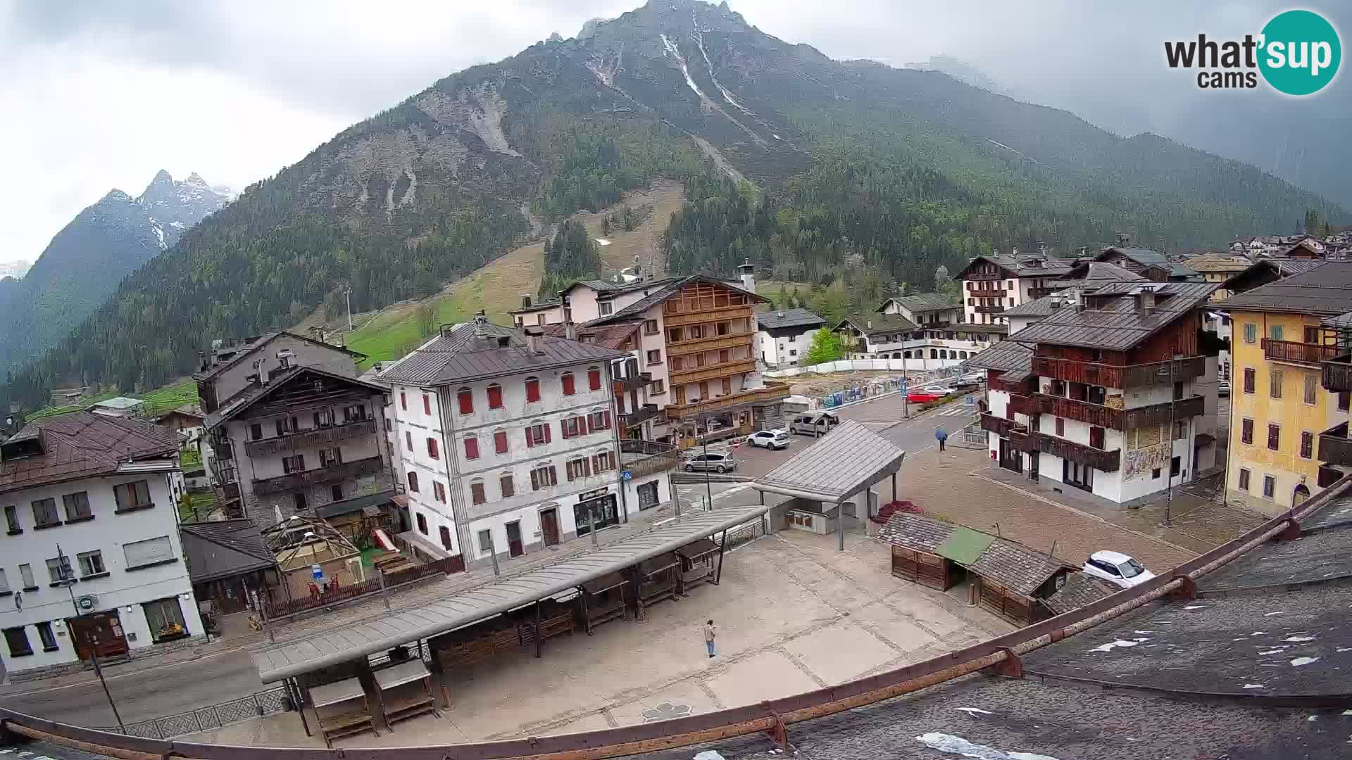 Piazza centrale di Forni di Sopra