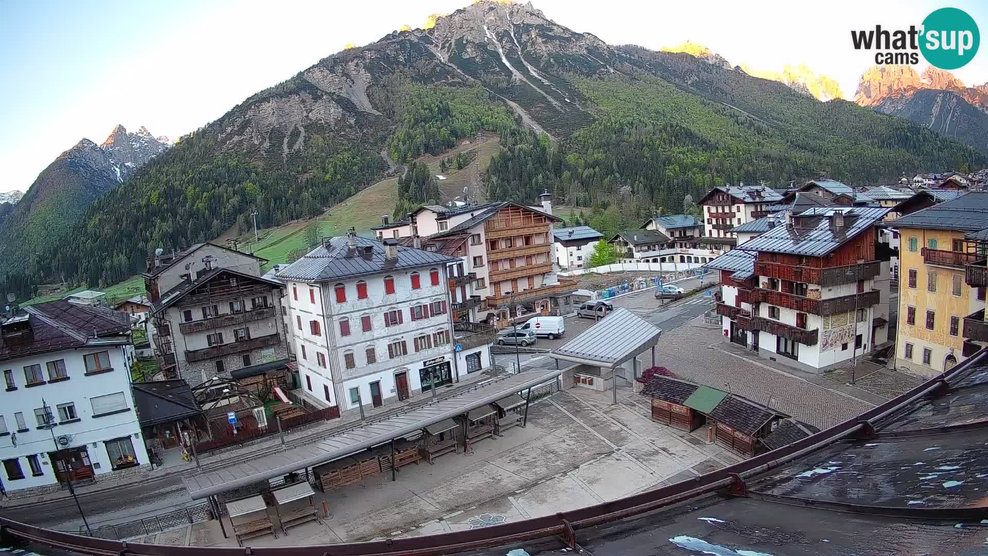 Piazza centrale di Forni di Sopra