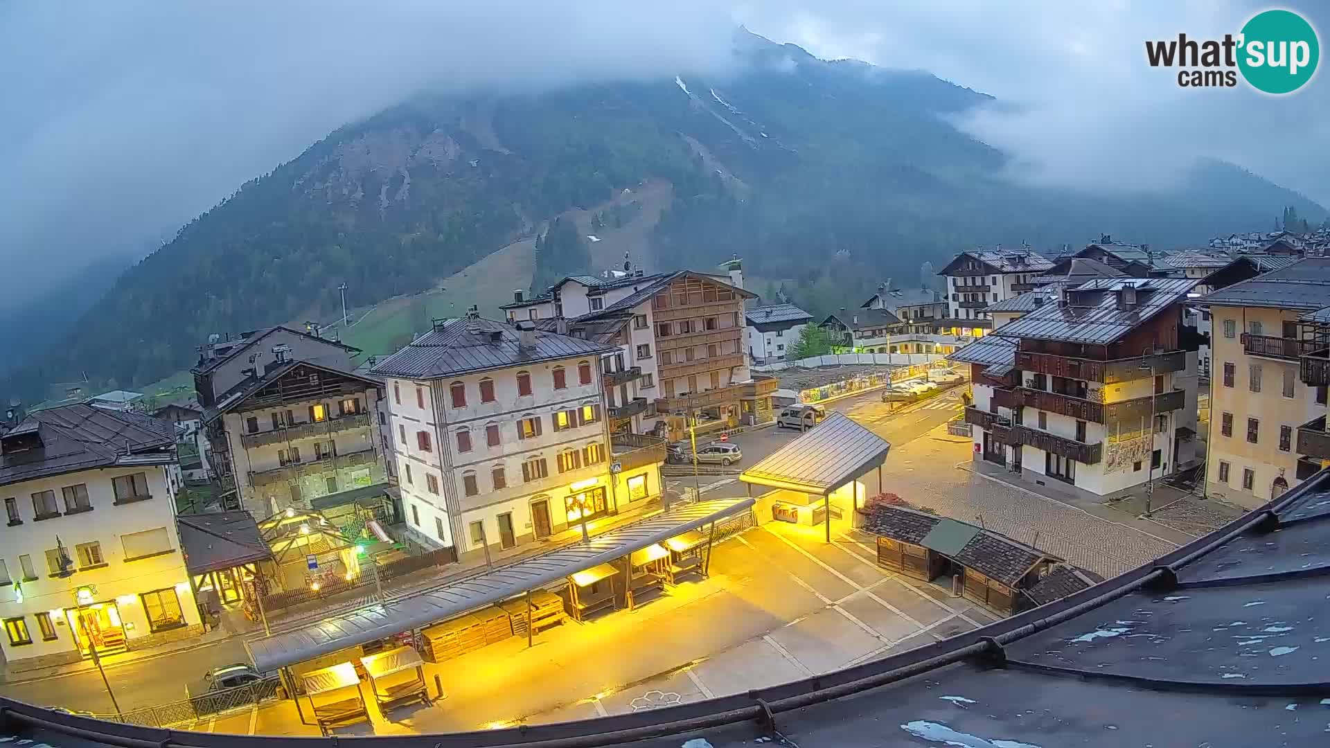 Piazza centrale di Forni di Sopra