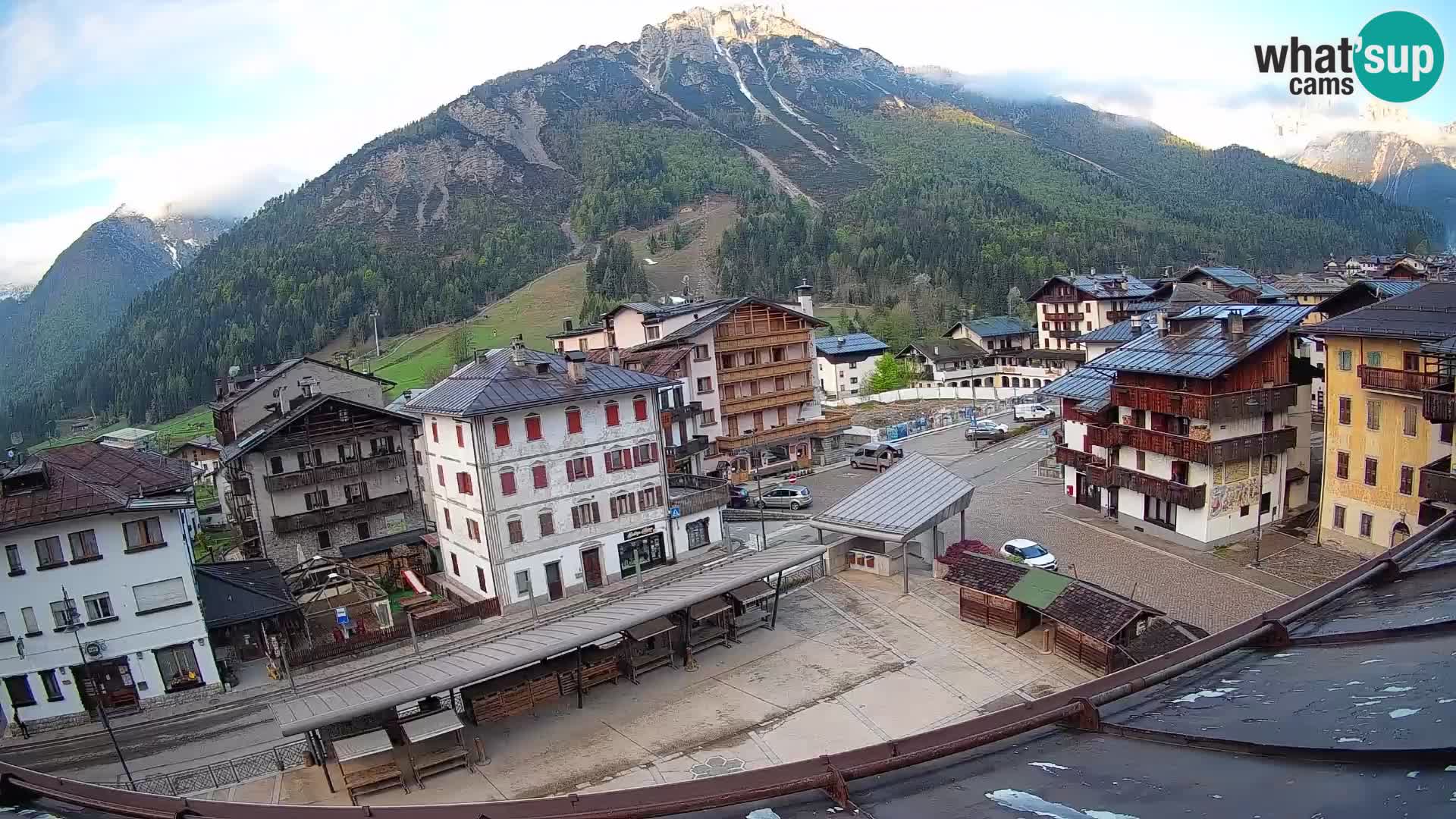 Plaza principal de Forni di Sopra