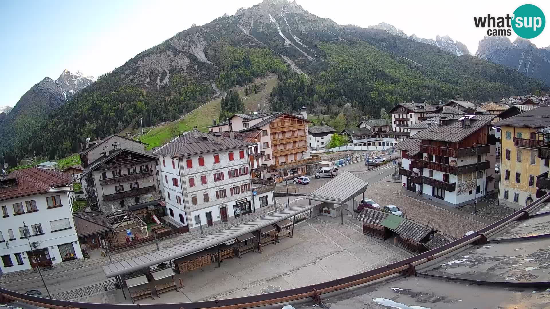 Plaza principal de Forni di Sopra