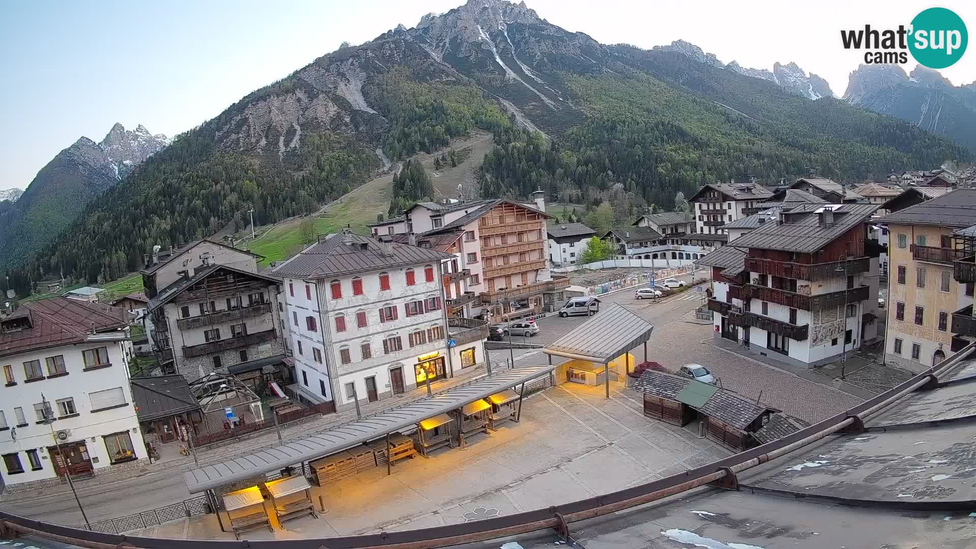 Hauptplatz von Forni di Sopra