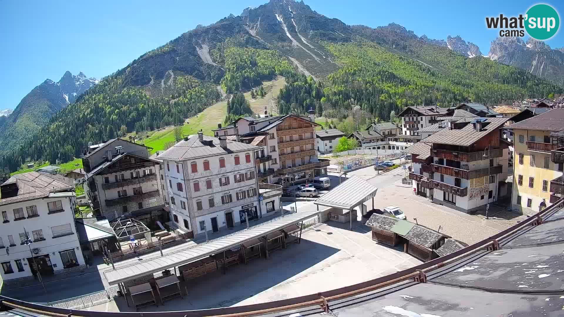 Plaza principal de Forni di Sopra