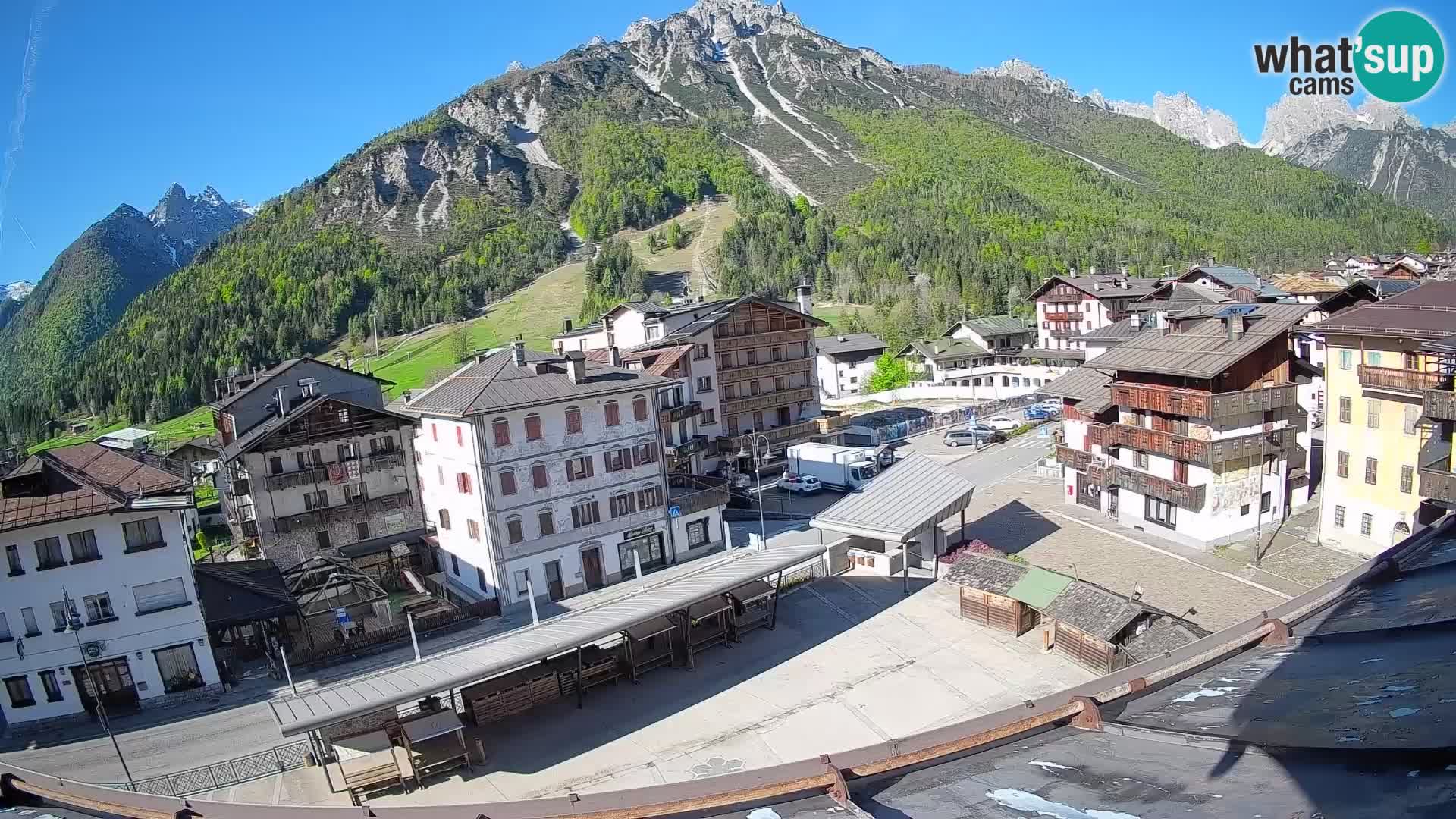 Hauptplatz von Forni di Sopra