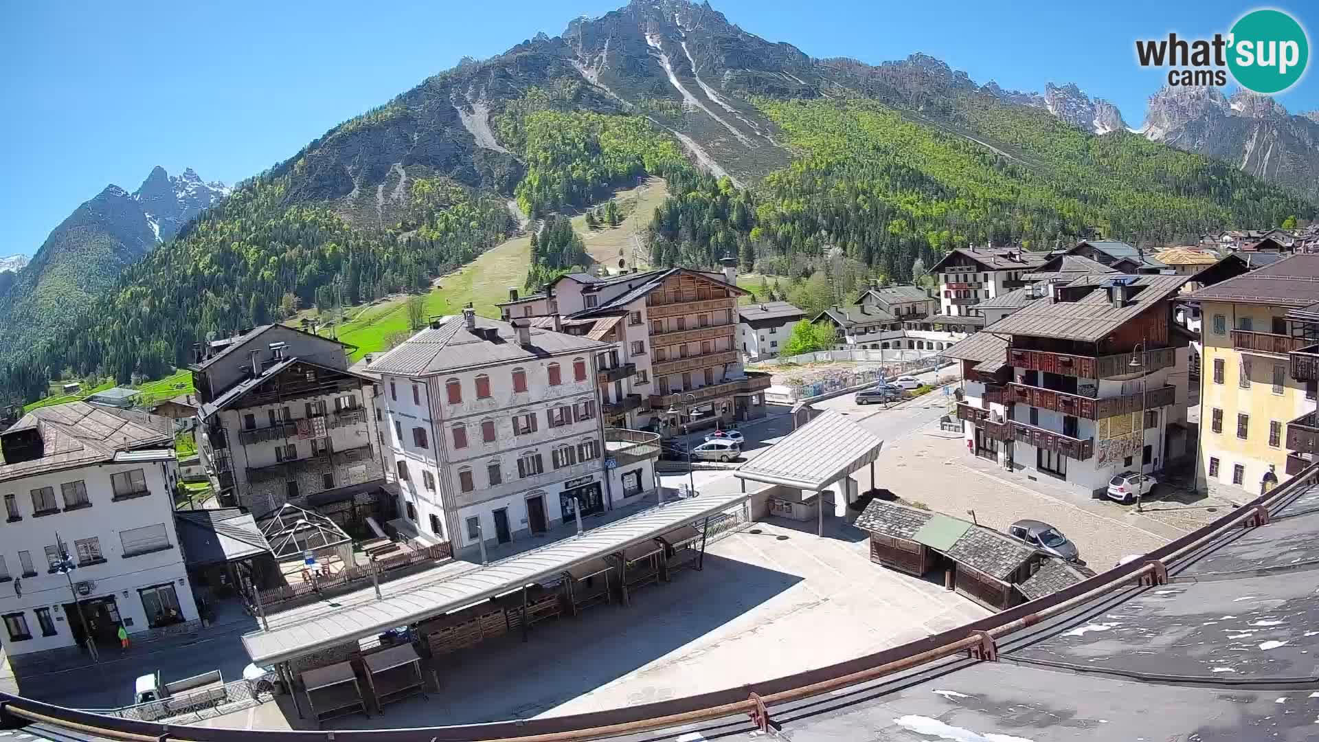 Plaza principal de Forni di Sopra