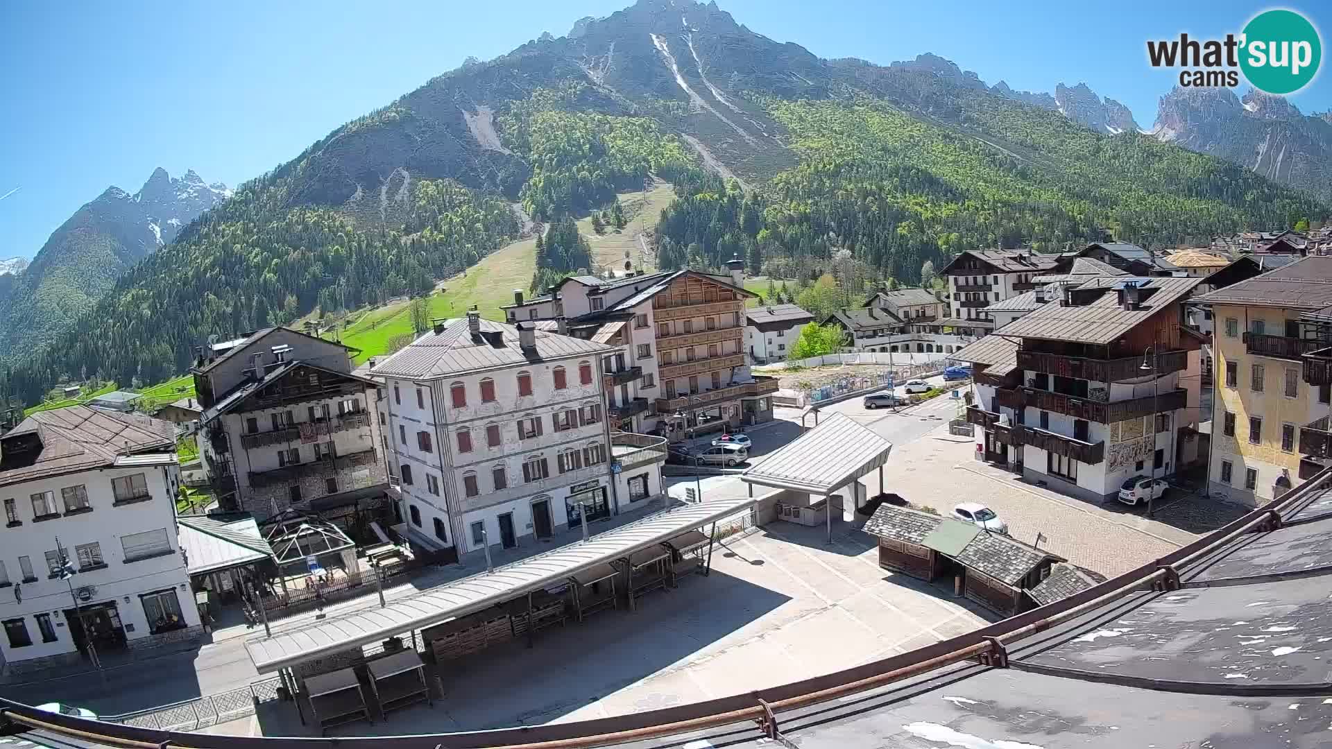 Piazza centrale di Forni di Sopra