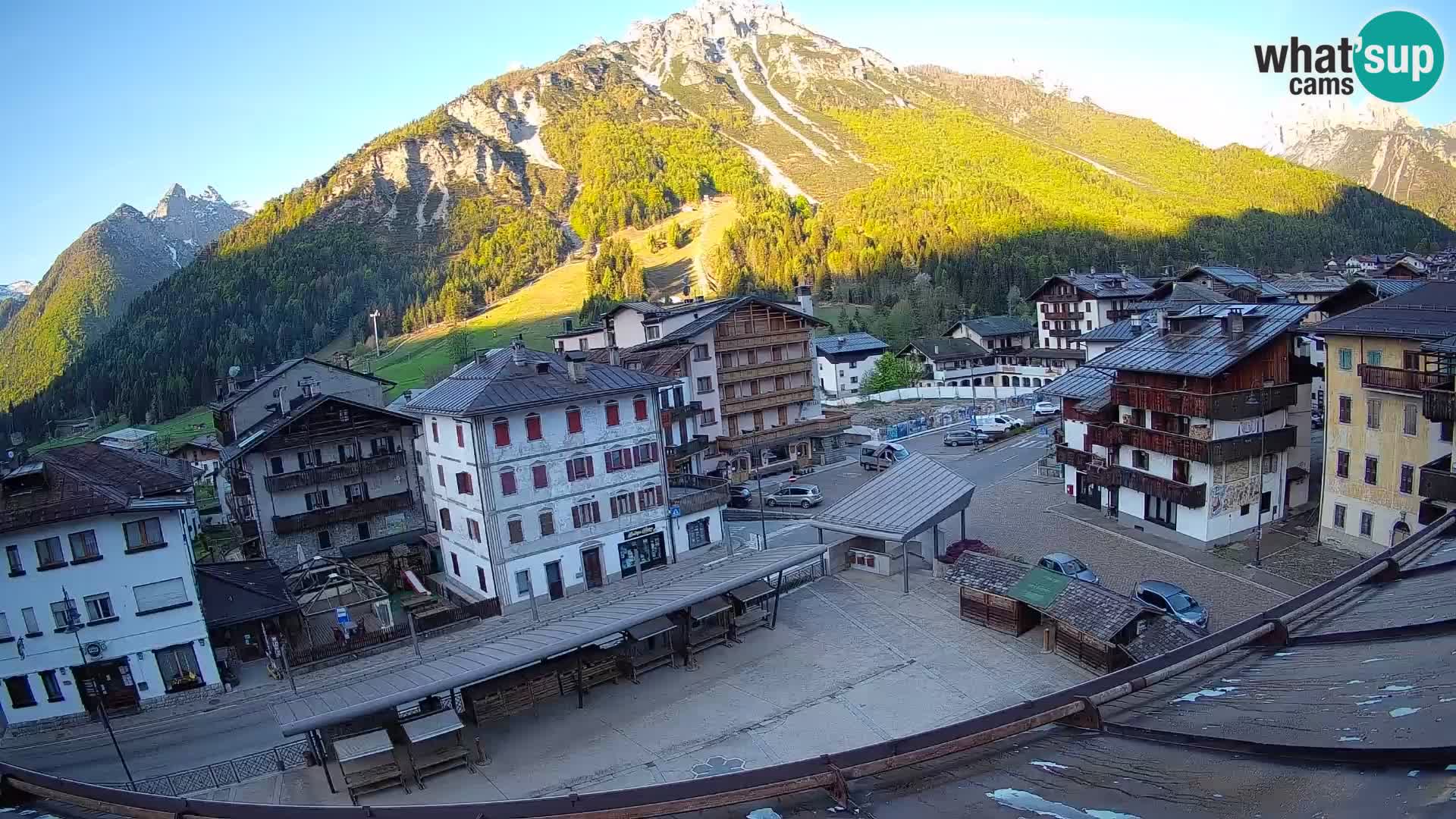 Plaza principal de Forni di Sopra