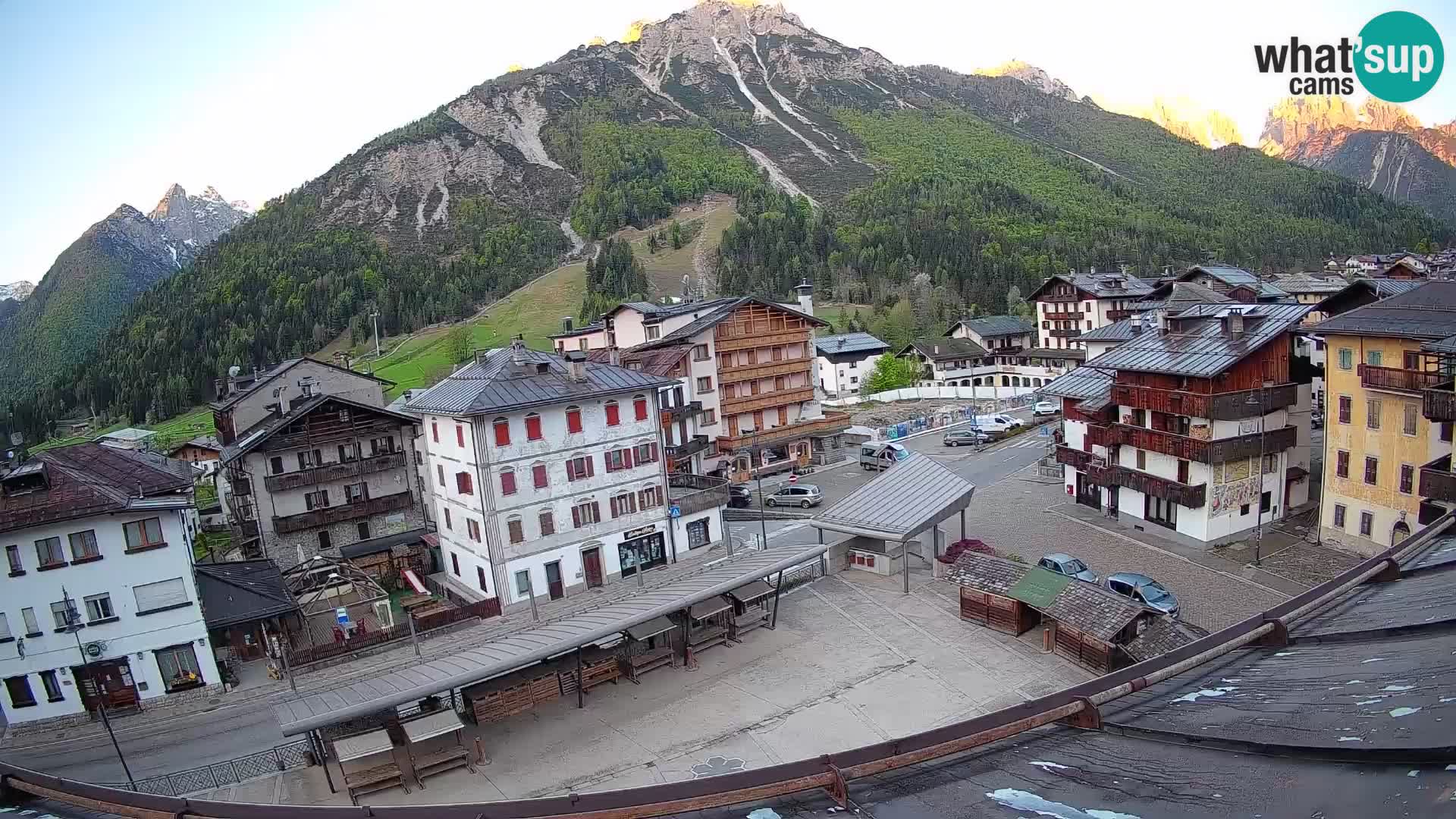 Piazza centrale di Forni di Sopra