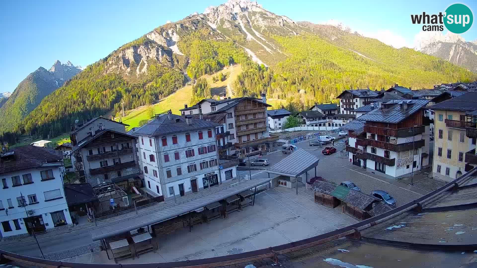 Plaza principal de Forni di Sopra