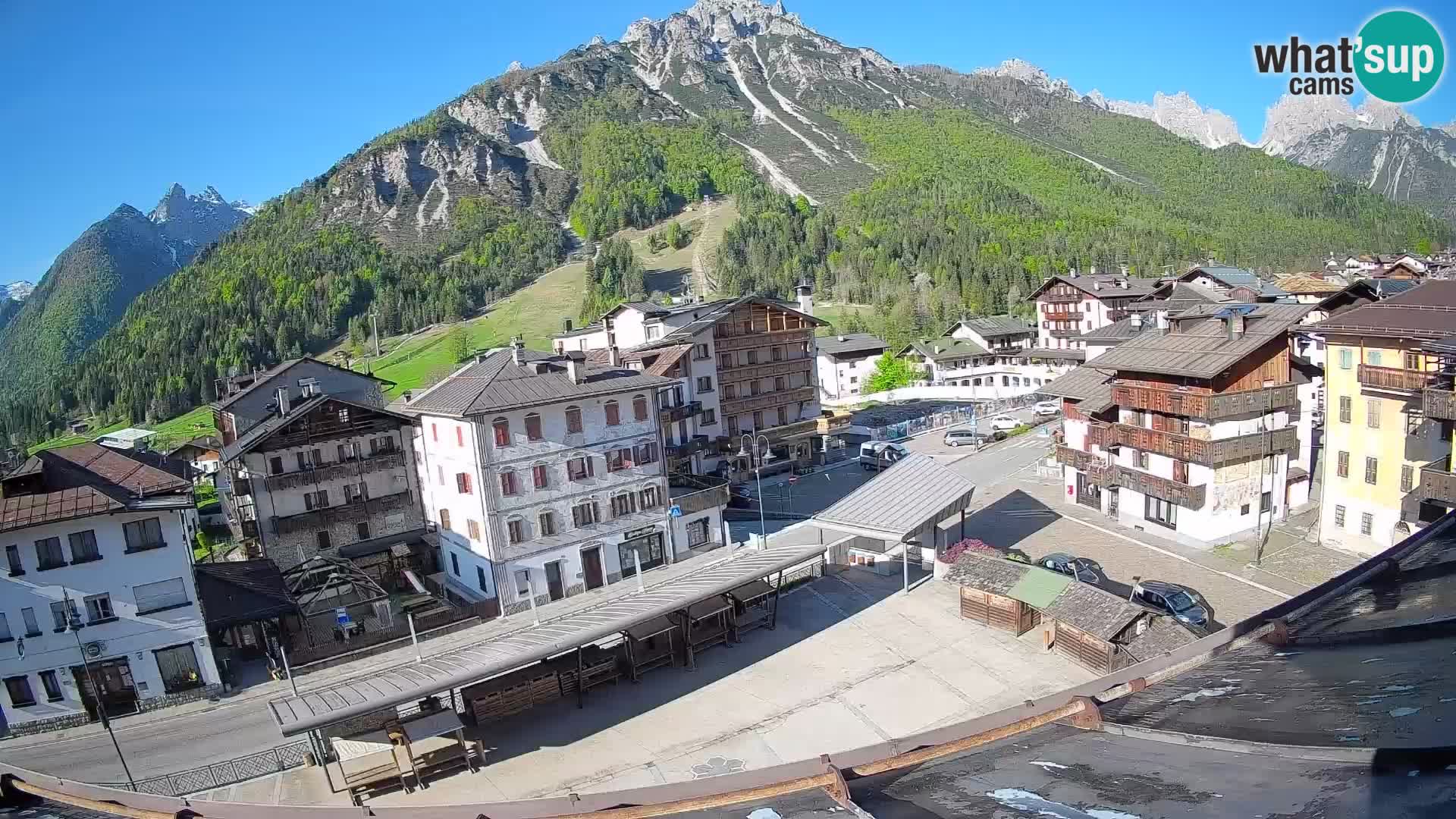 Piazza centrale di Forni di Sopra