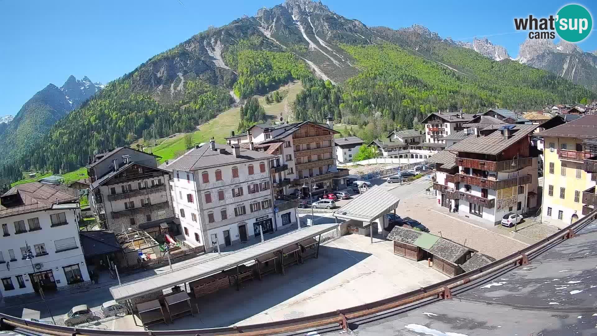Piazza centrale di Forni di Sopra