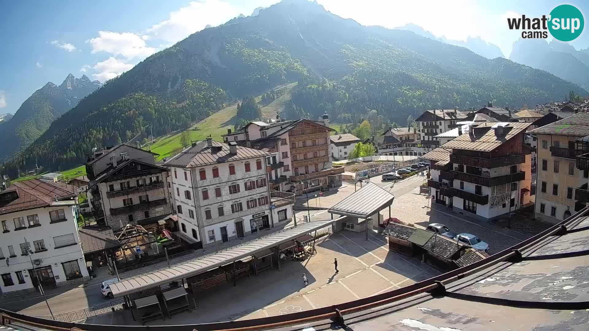 Piazza centrale di Forni di Sopra