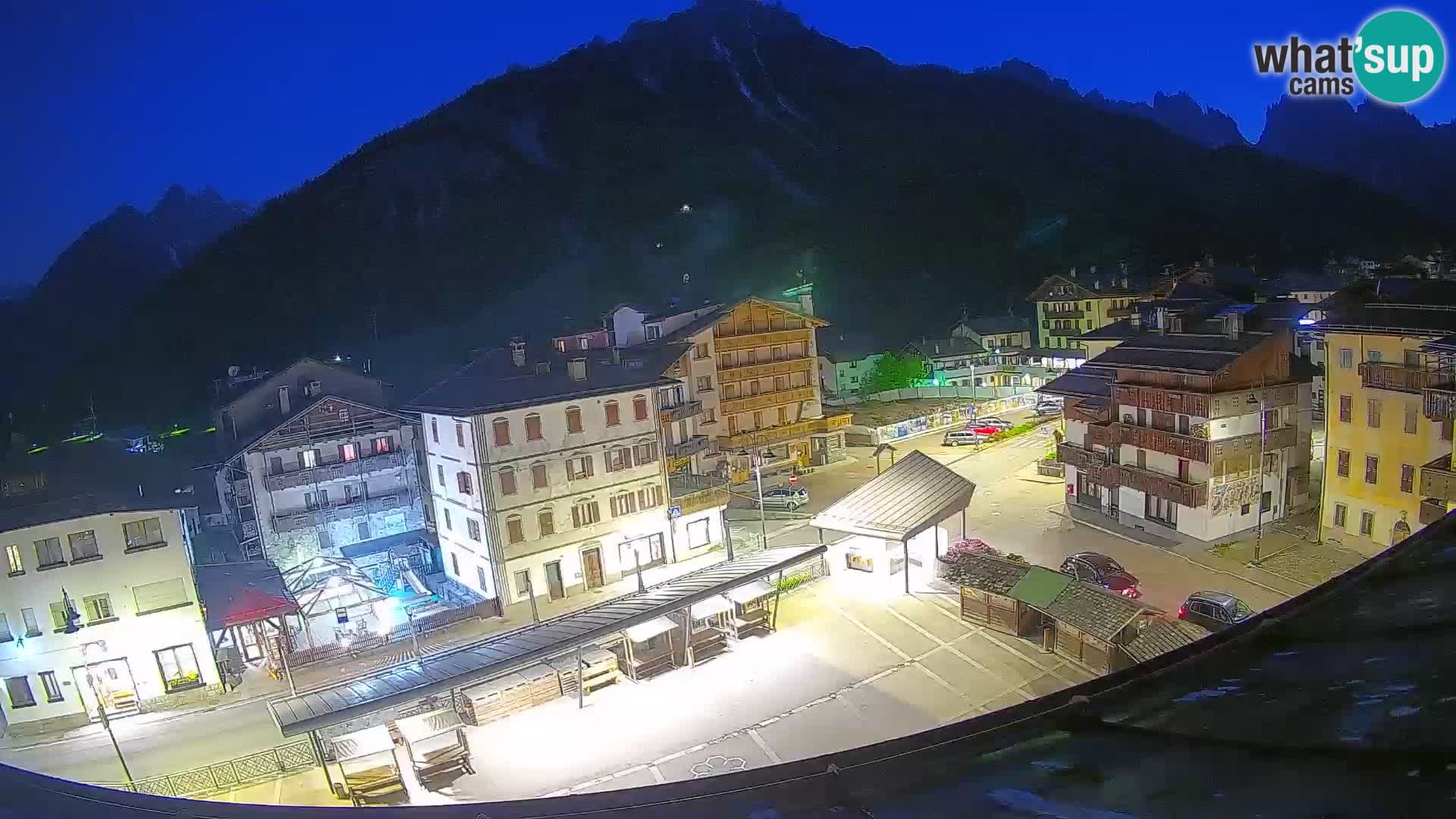 Piazza centrale di Forni di Sopra