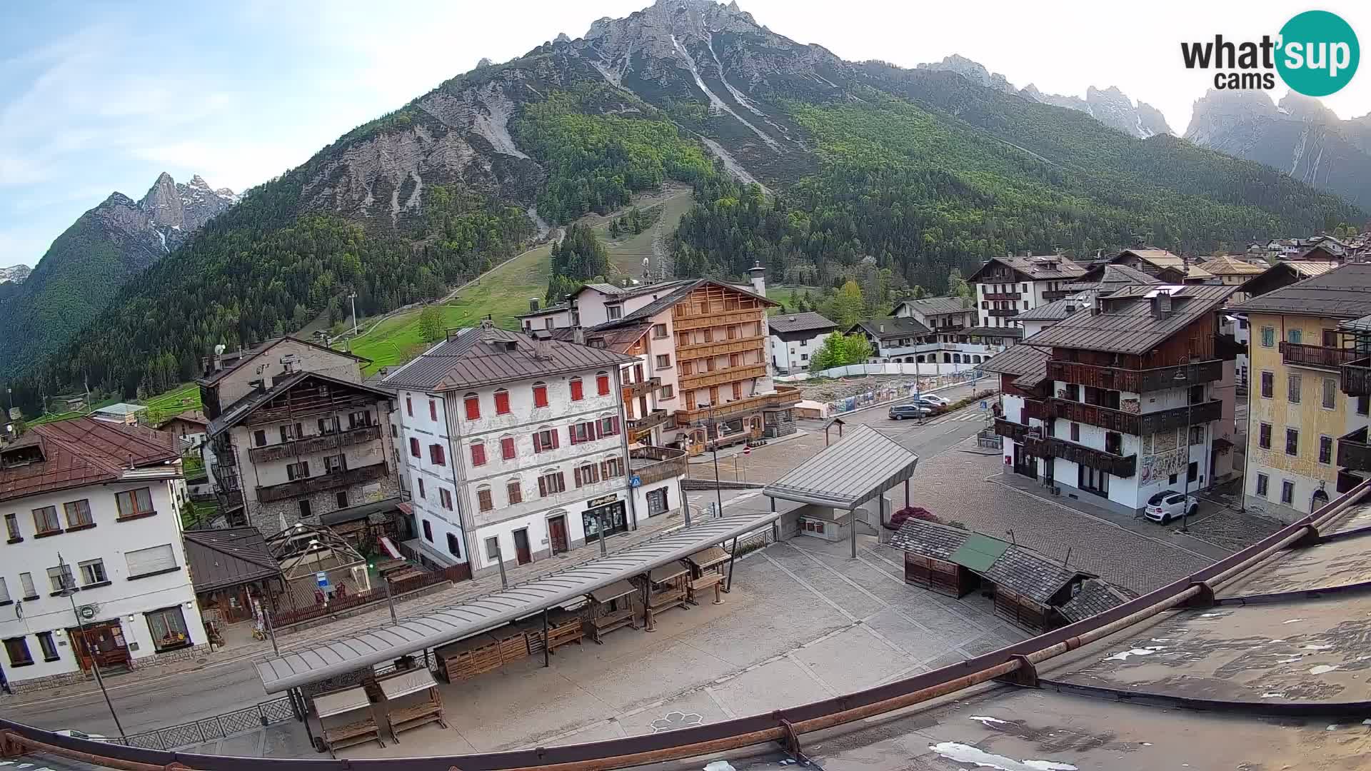 Piazza centrale di Forni di Sopra