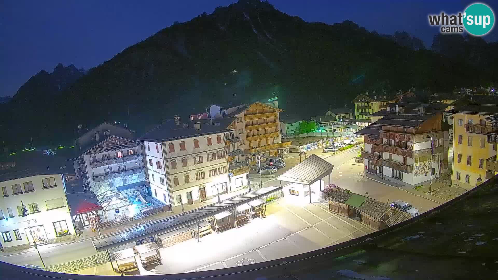 Plaza principal de Forni di Sopra
