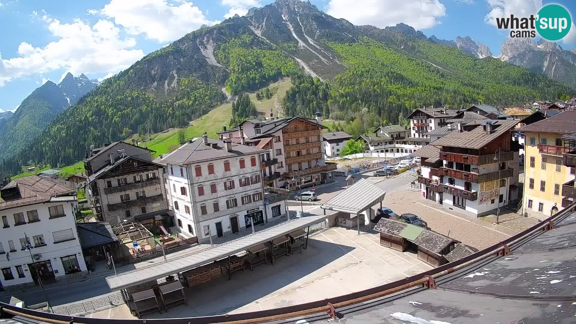 Hauptplatz von Forni di Sopra
