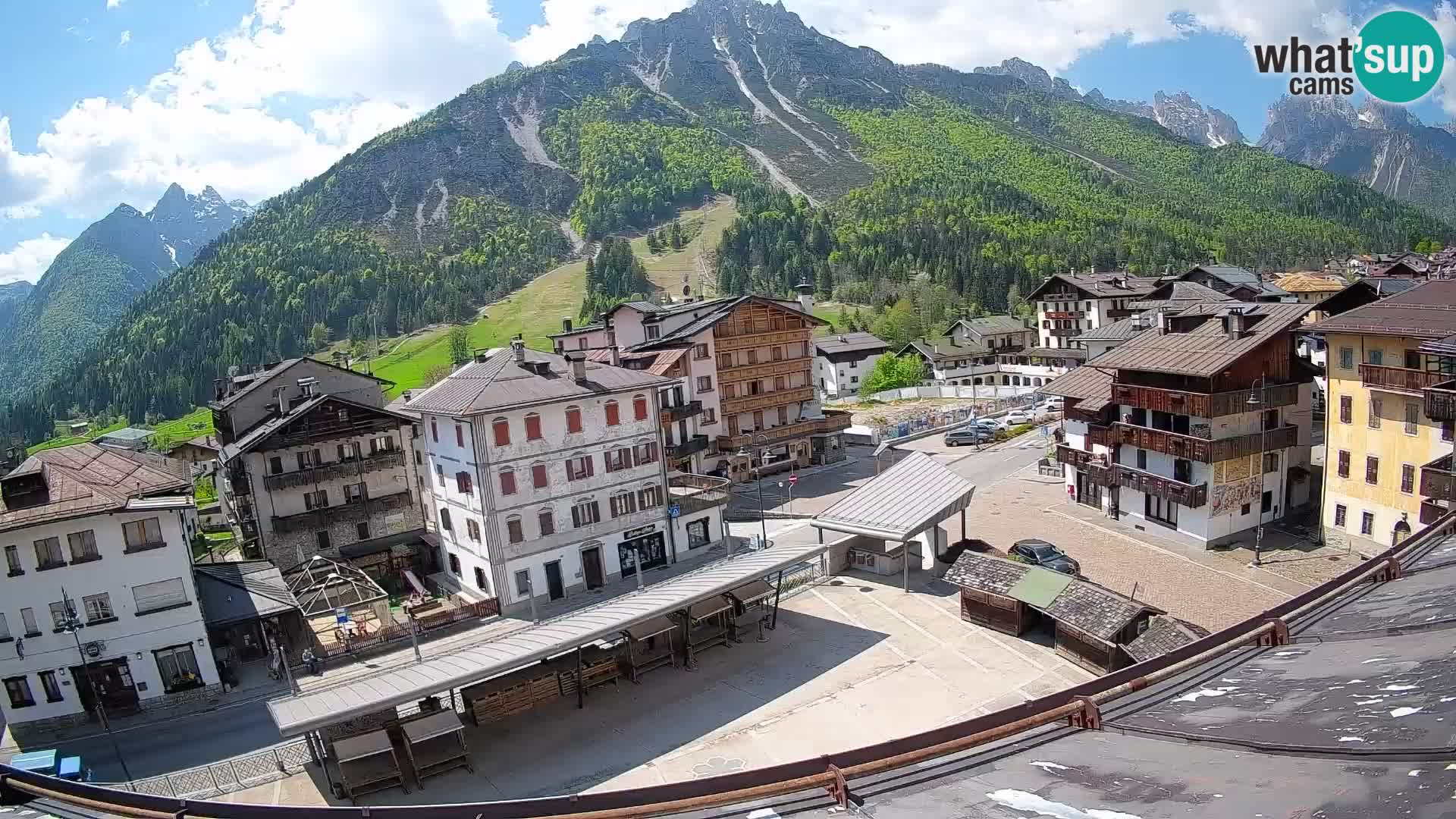 Hauptplatz von Forni di Sopra