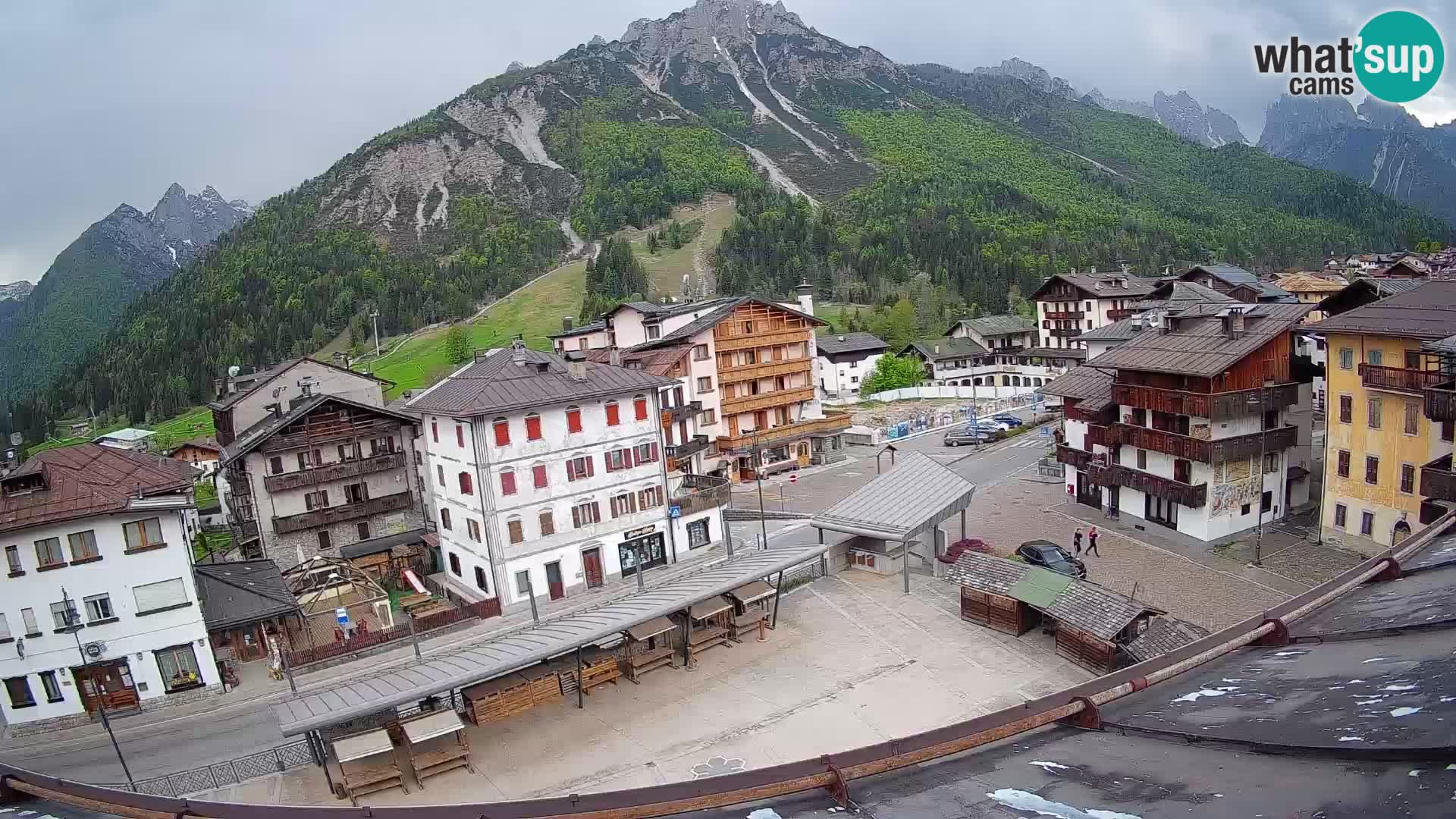 Plaza principal de Forni di Sopra