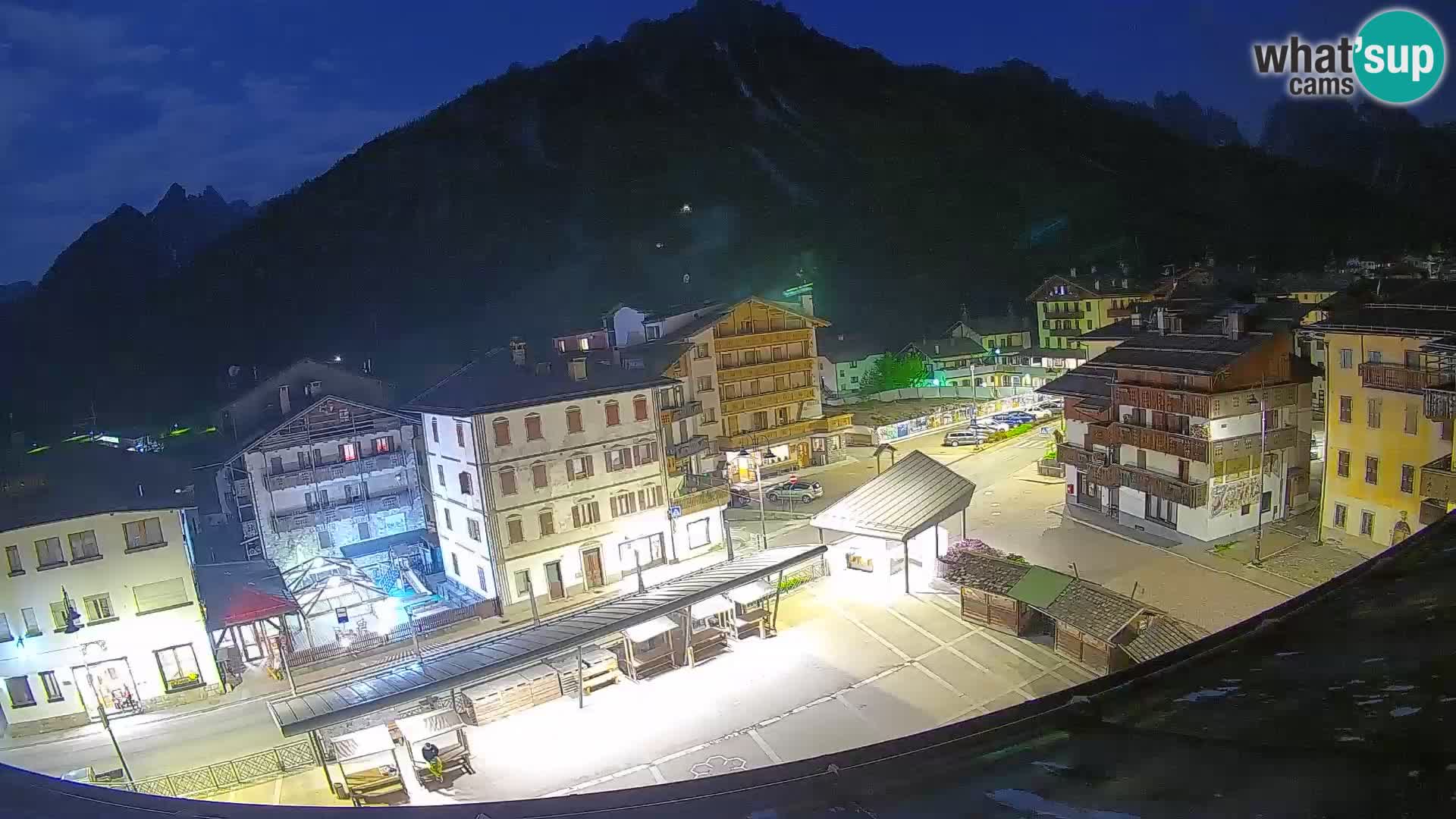 Piazza centrale di Forni di Sopra
