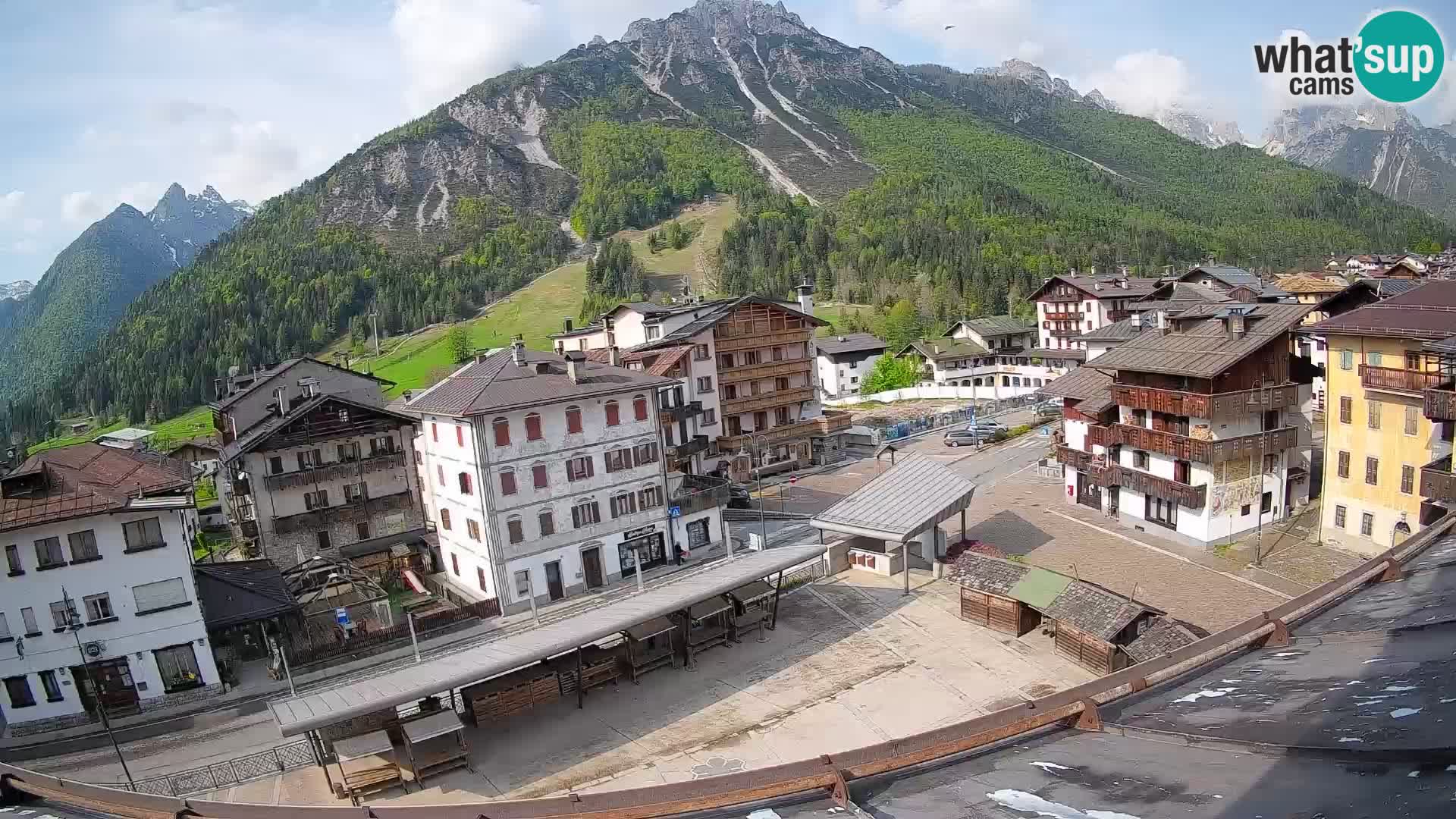 Plaza principal de Forni di Sopra