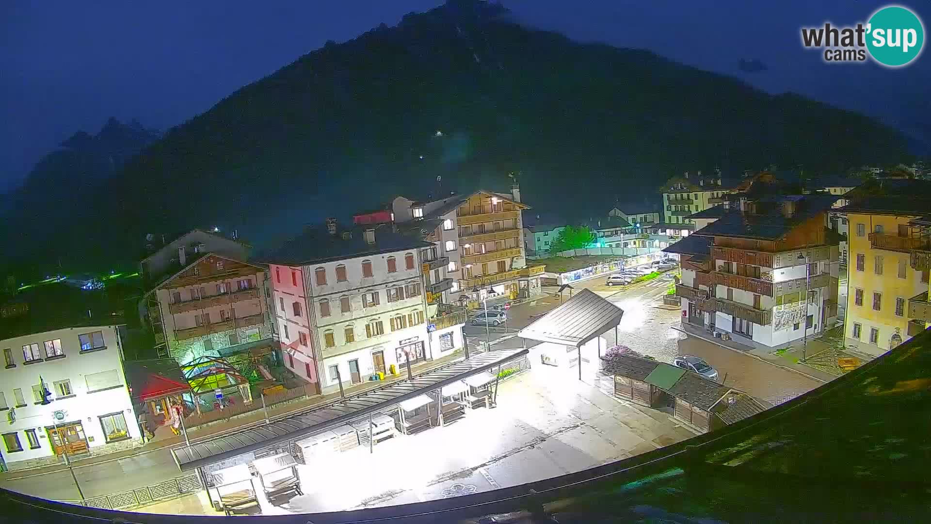 Plaza principal de Forni di Sopra