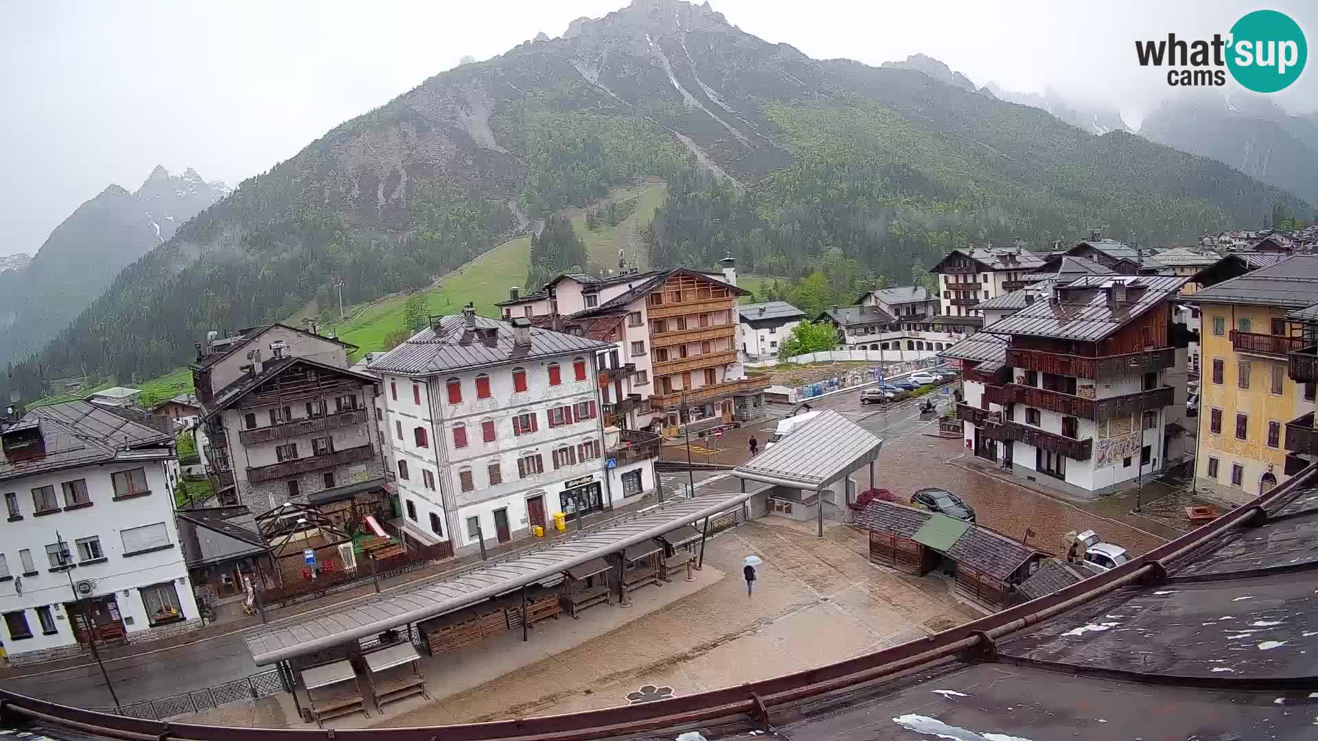Piazza centrale di Forni di Sopra