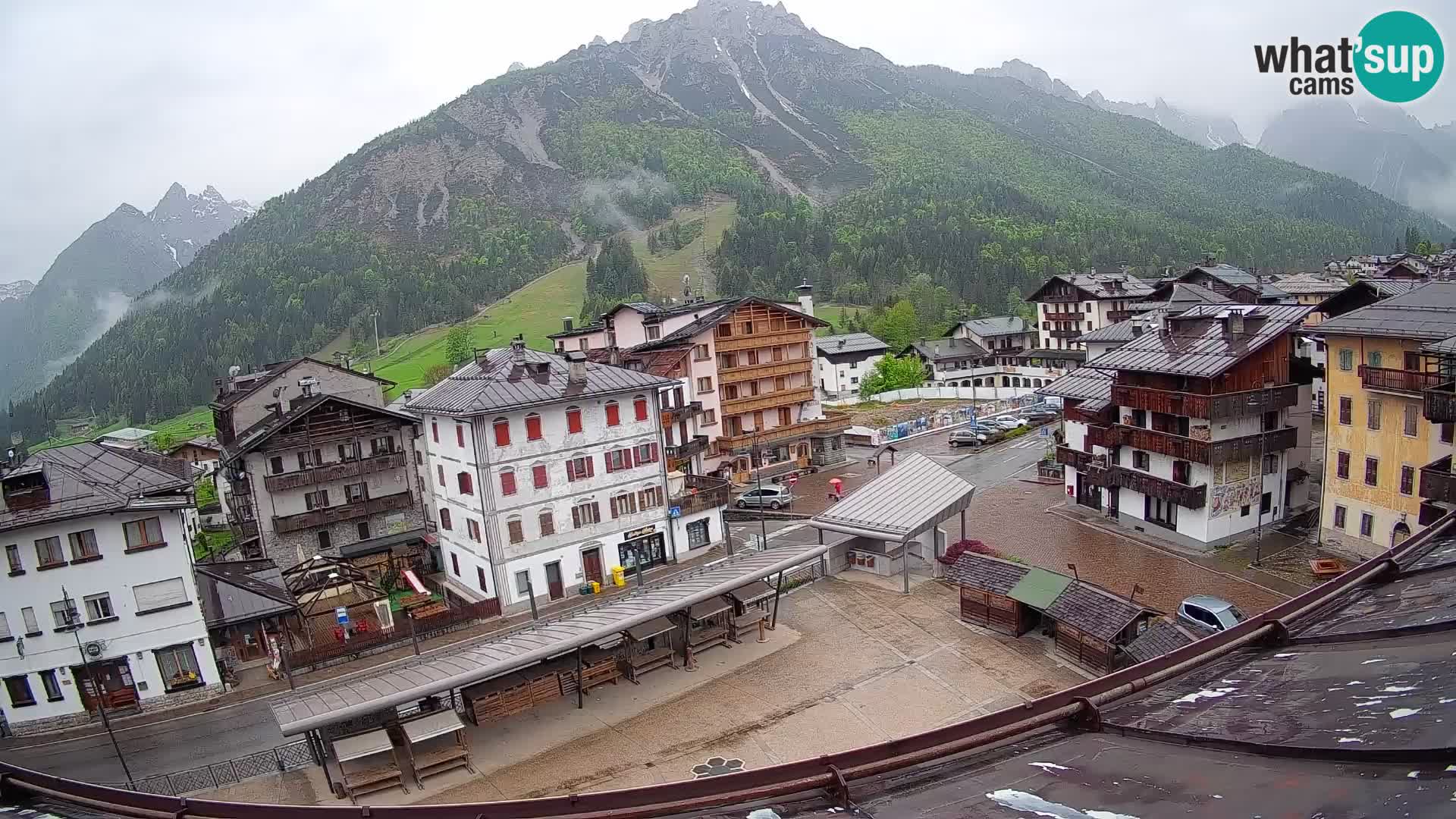 Piazza centrale di Forni di Sopra